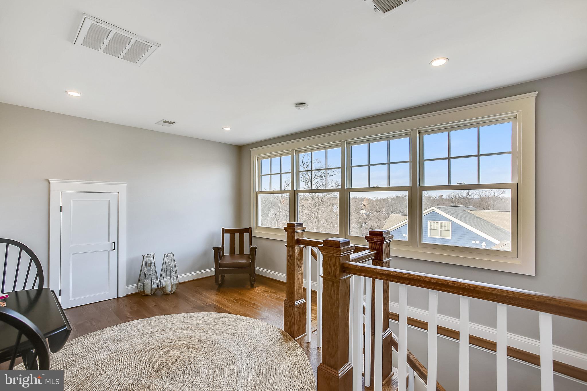 MAYWOOD - Residential