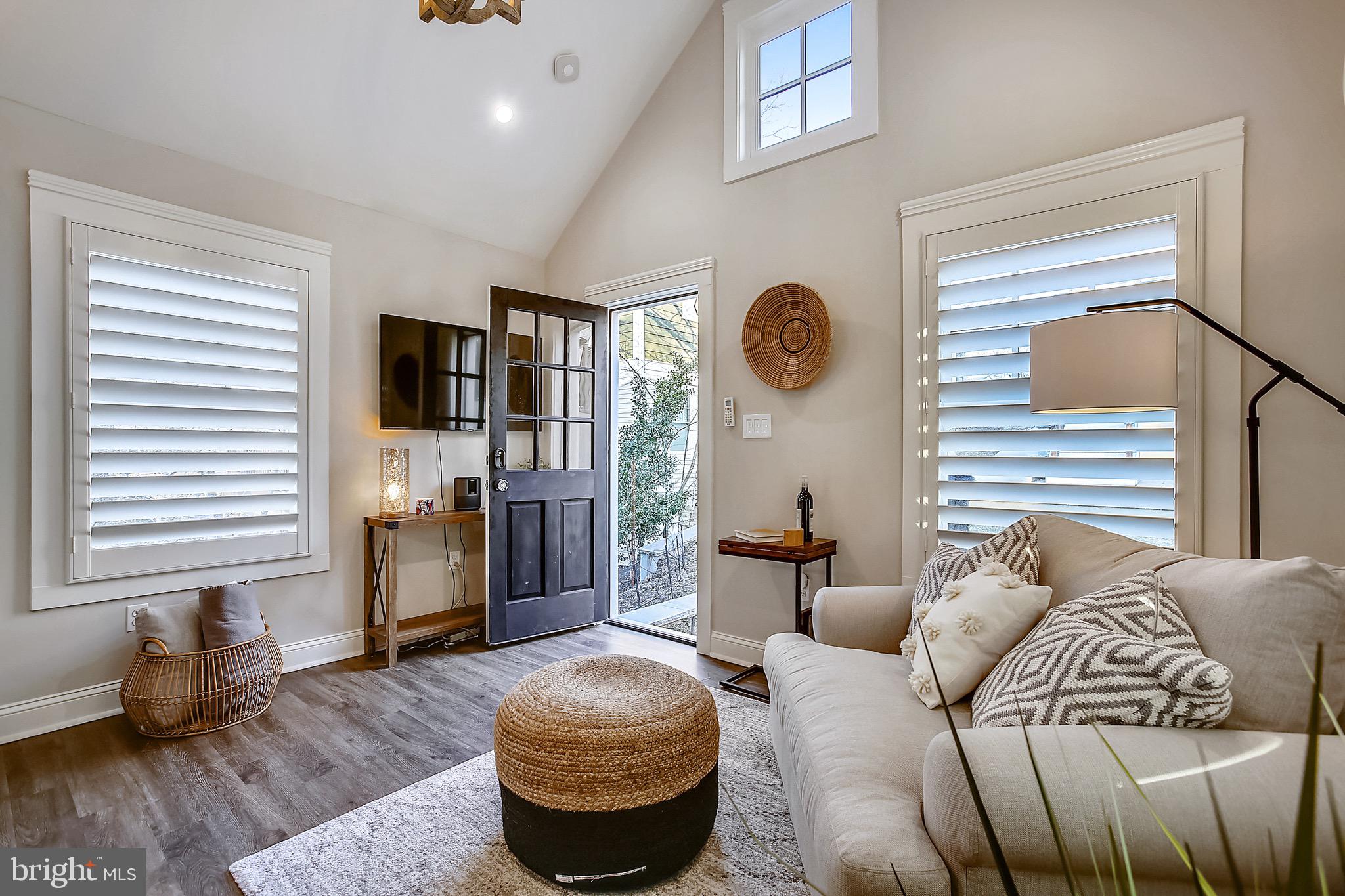 MAYWOOD - Residential