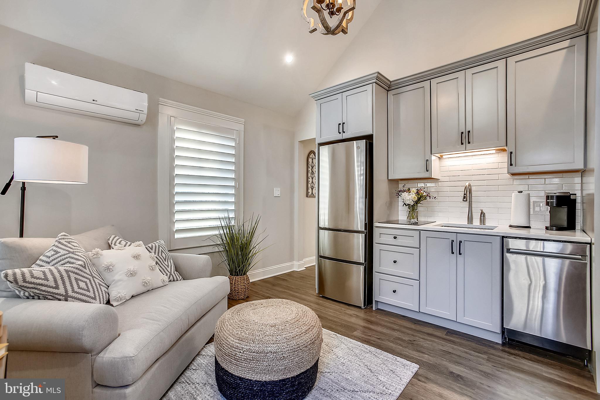 MAYWOOD - Residential