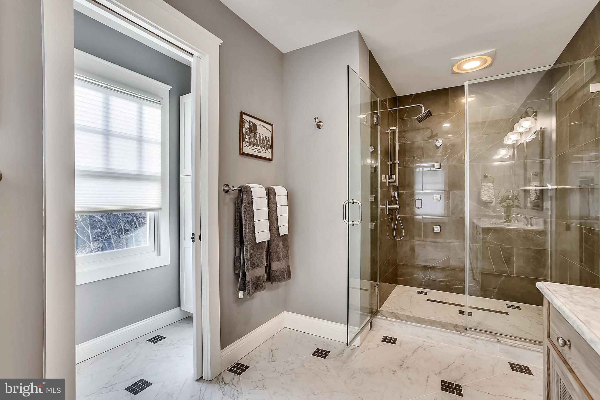 MAYWOOD - Residential