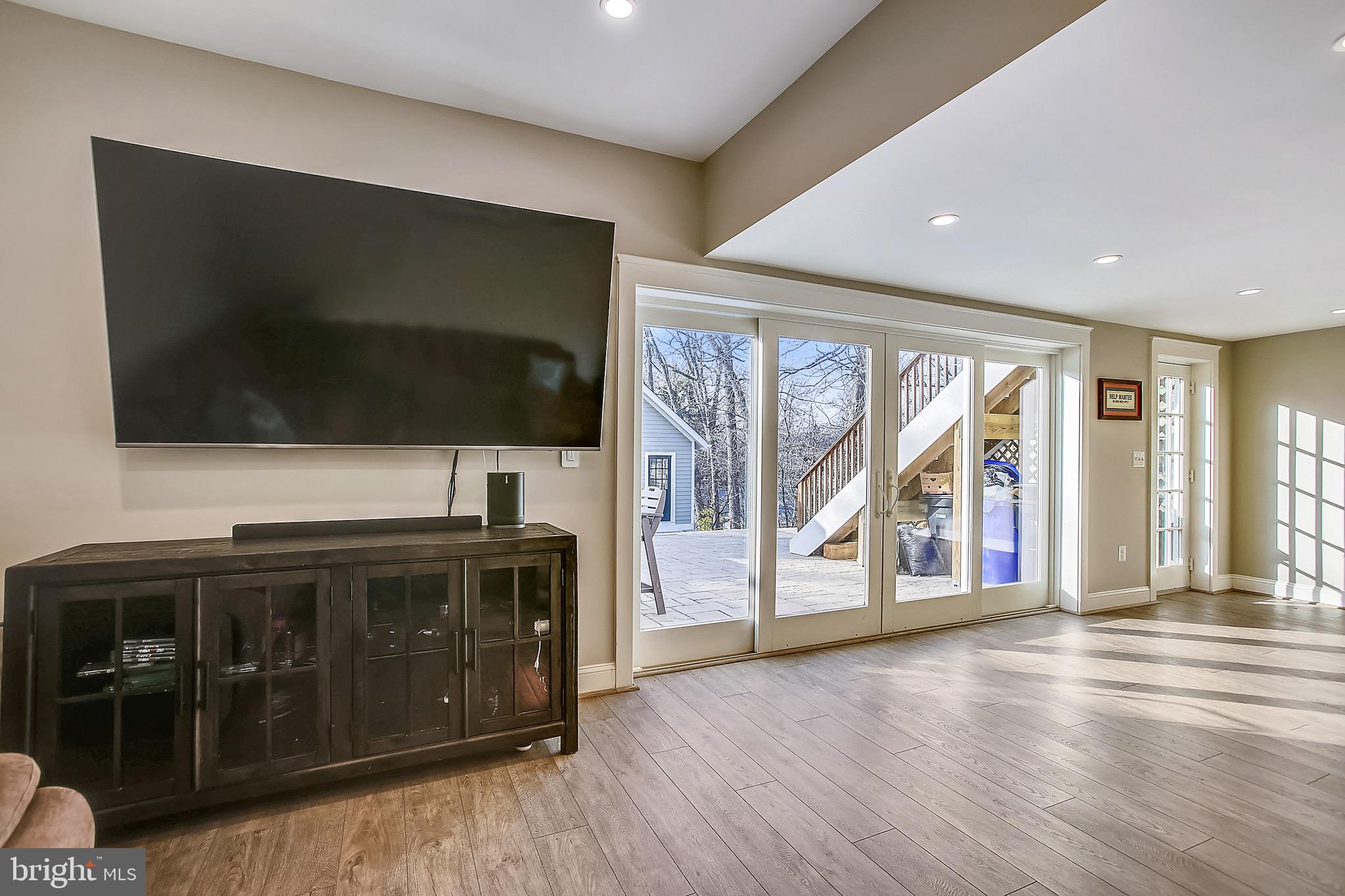 MAYWOOD - Residential