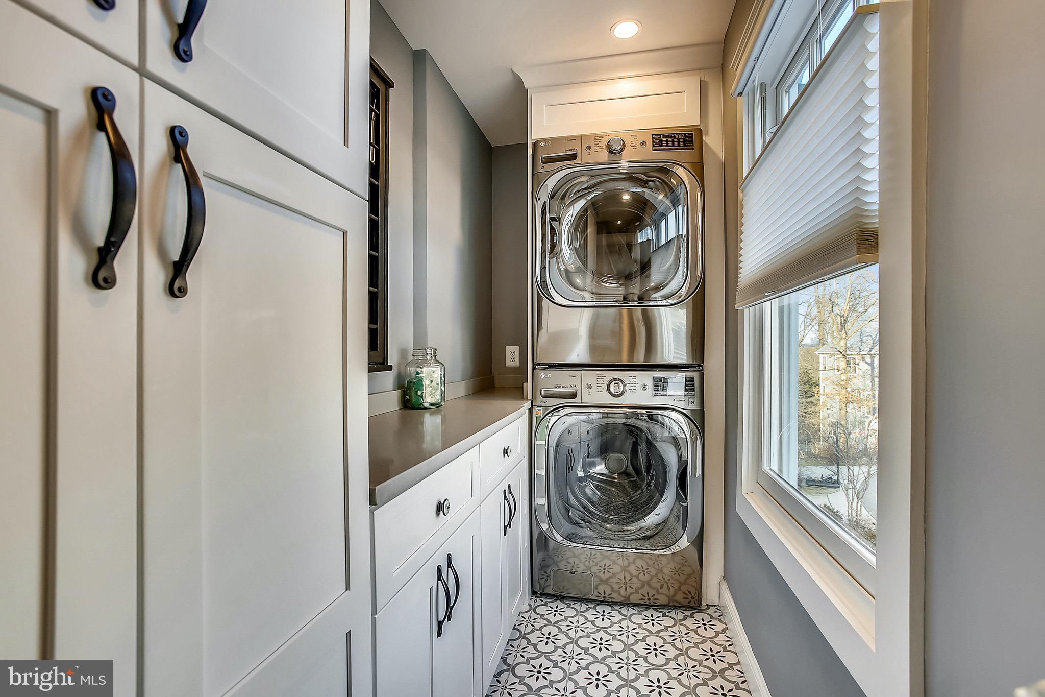 MAYWOOD - Residential