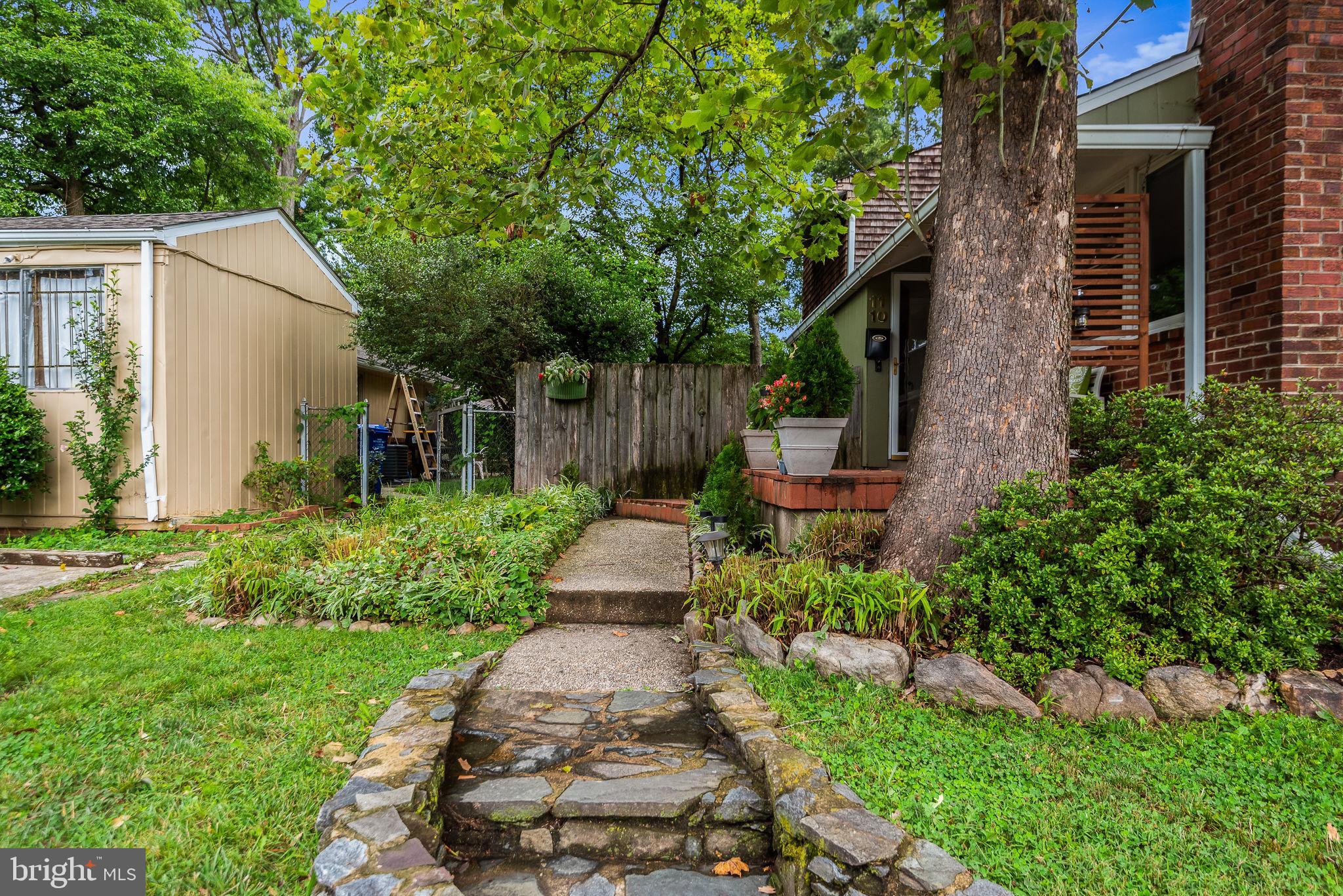 NEW HAMPSHIRE ESTATES - Residential