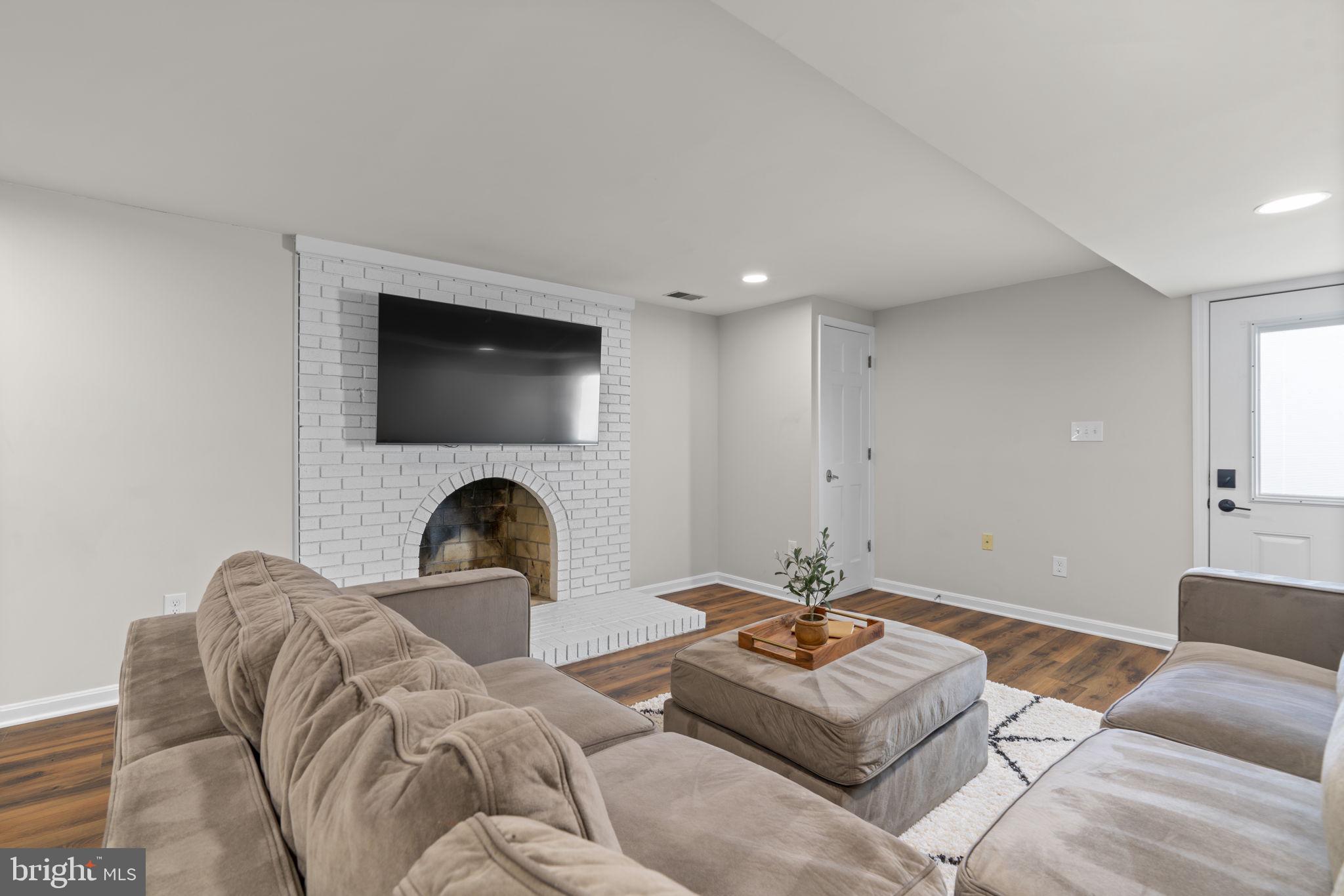 OWEN BROWN WOODS - Residential