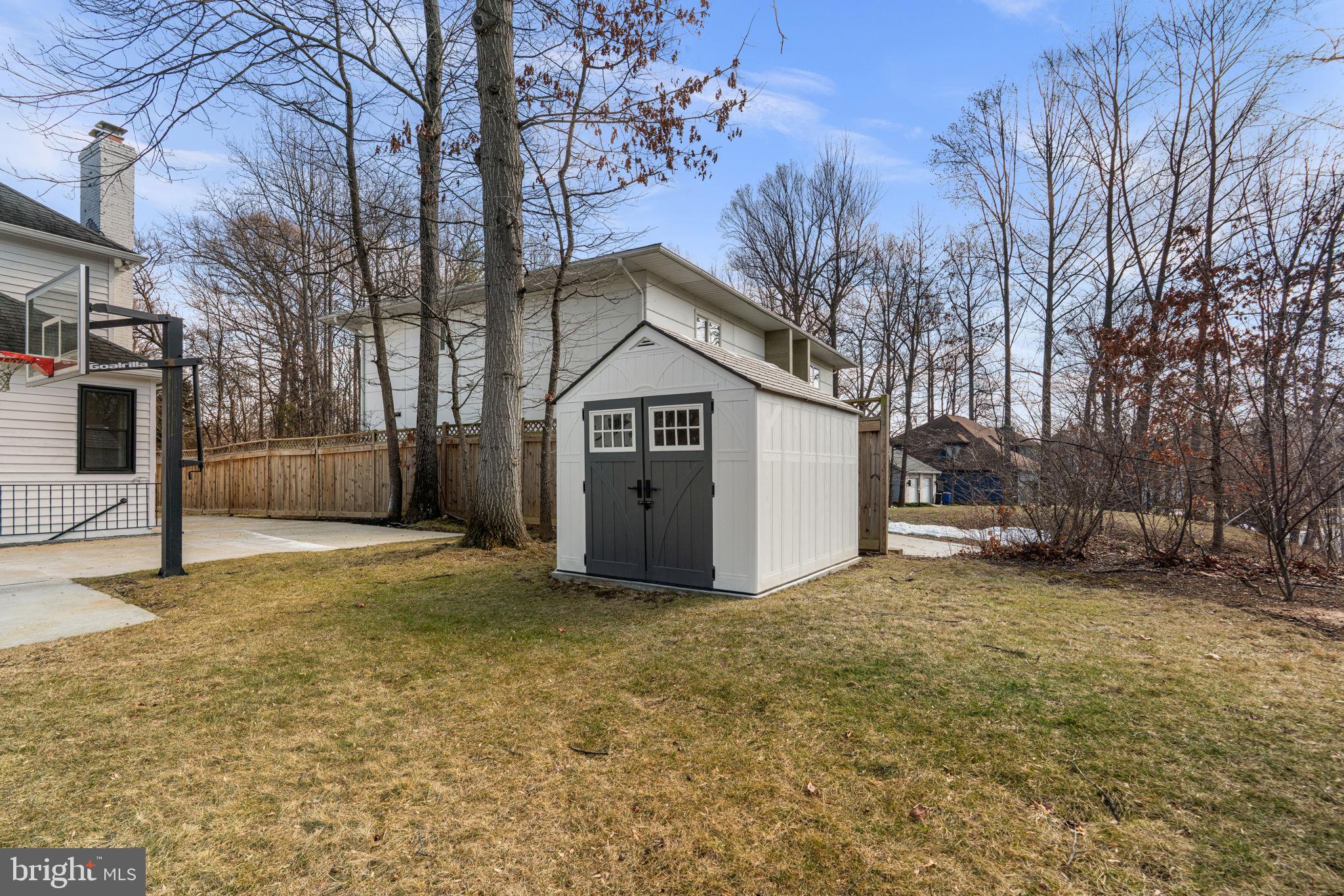 OWEN BROWN WOODS - Residential