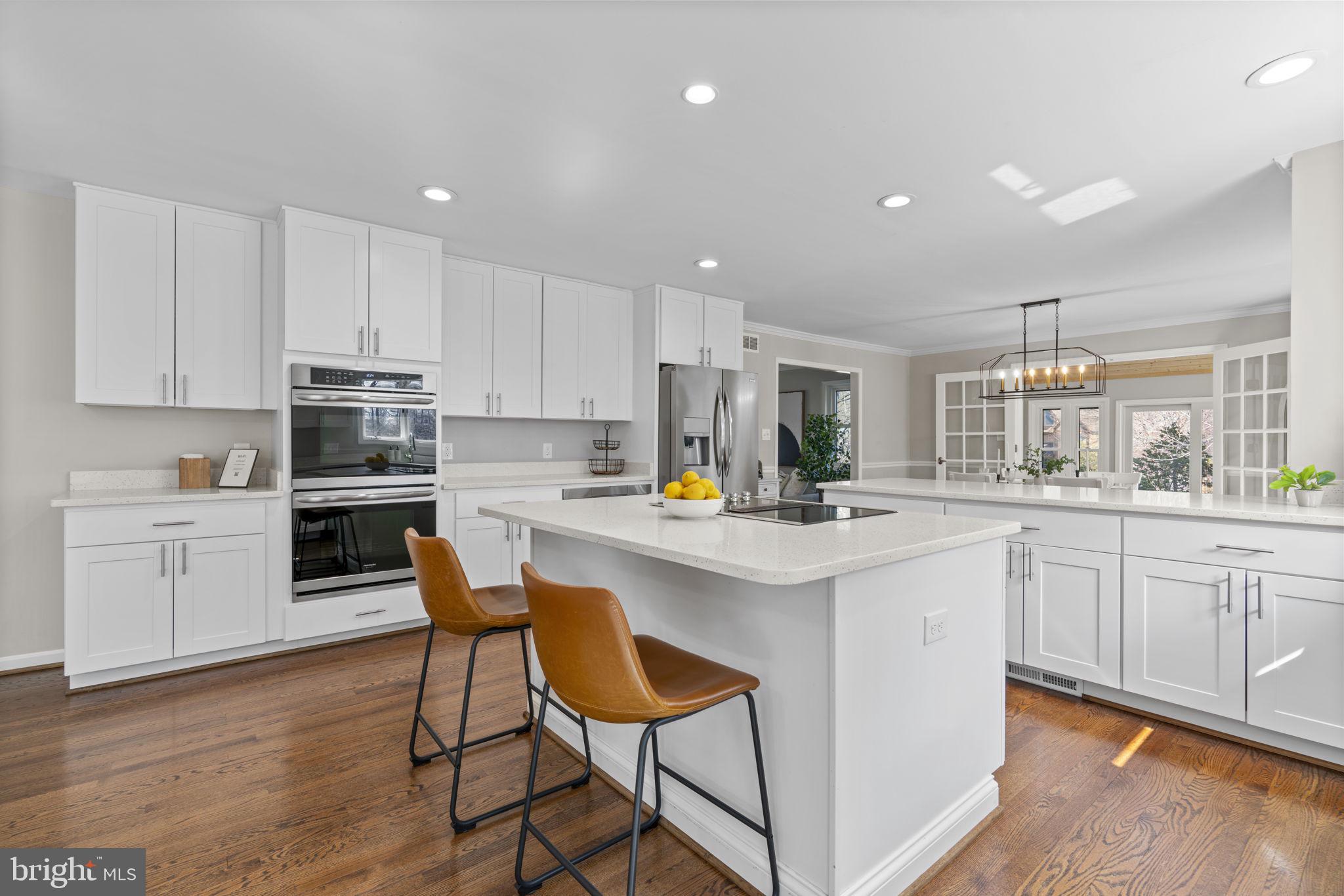 6125 WOODED RUN DRIVE