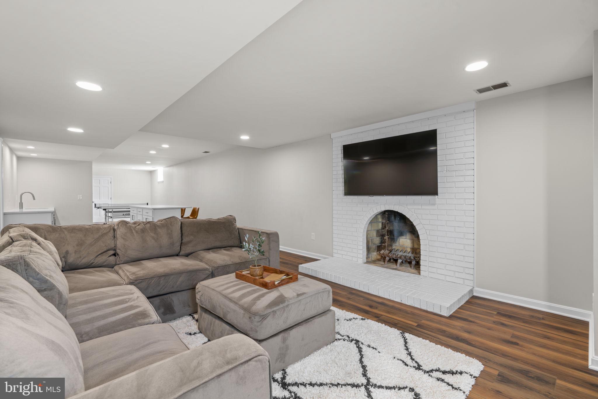 OWEN BROWN WOODS - Residential