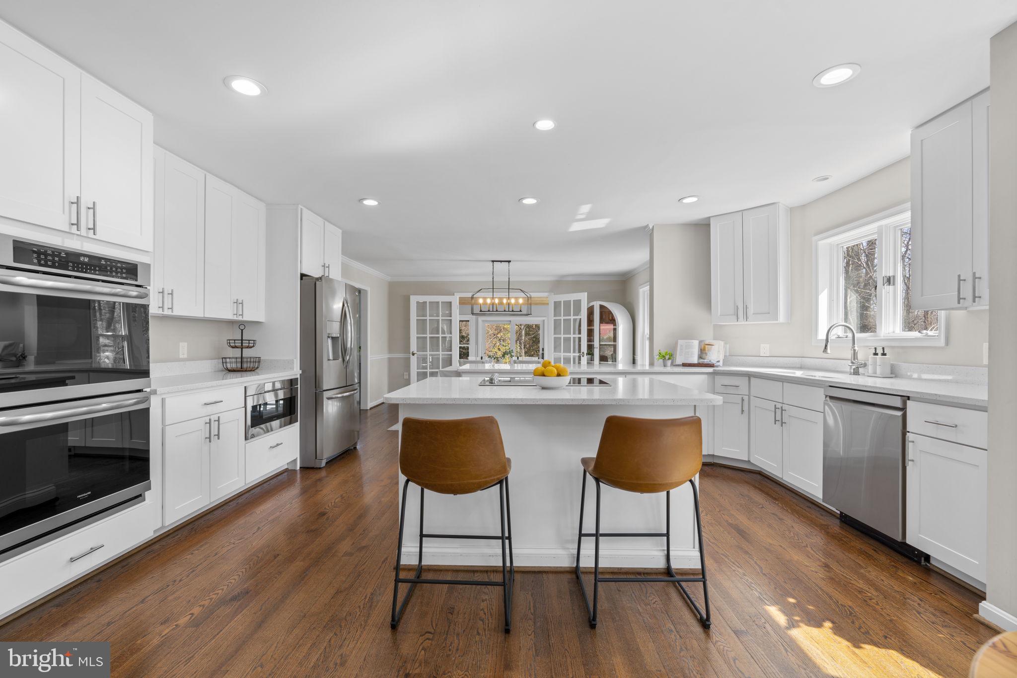 6125 WOODED RUN DRIVE