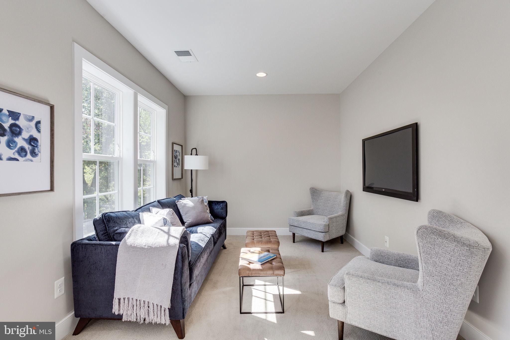 VIENNA WOODS - Residential