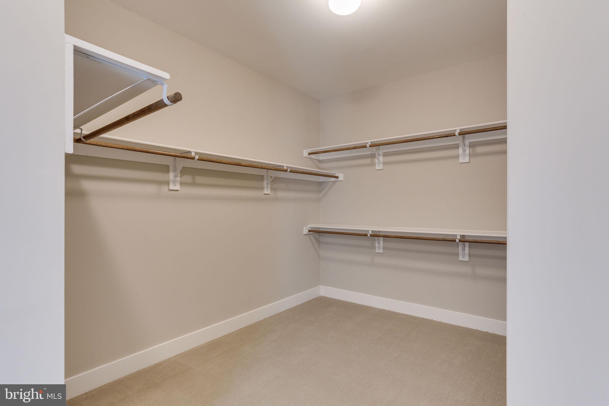 VIENNA WOODS - Residential