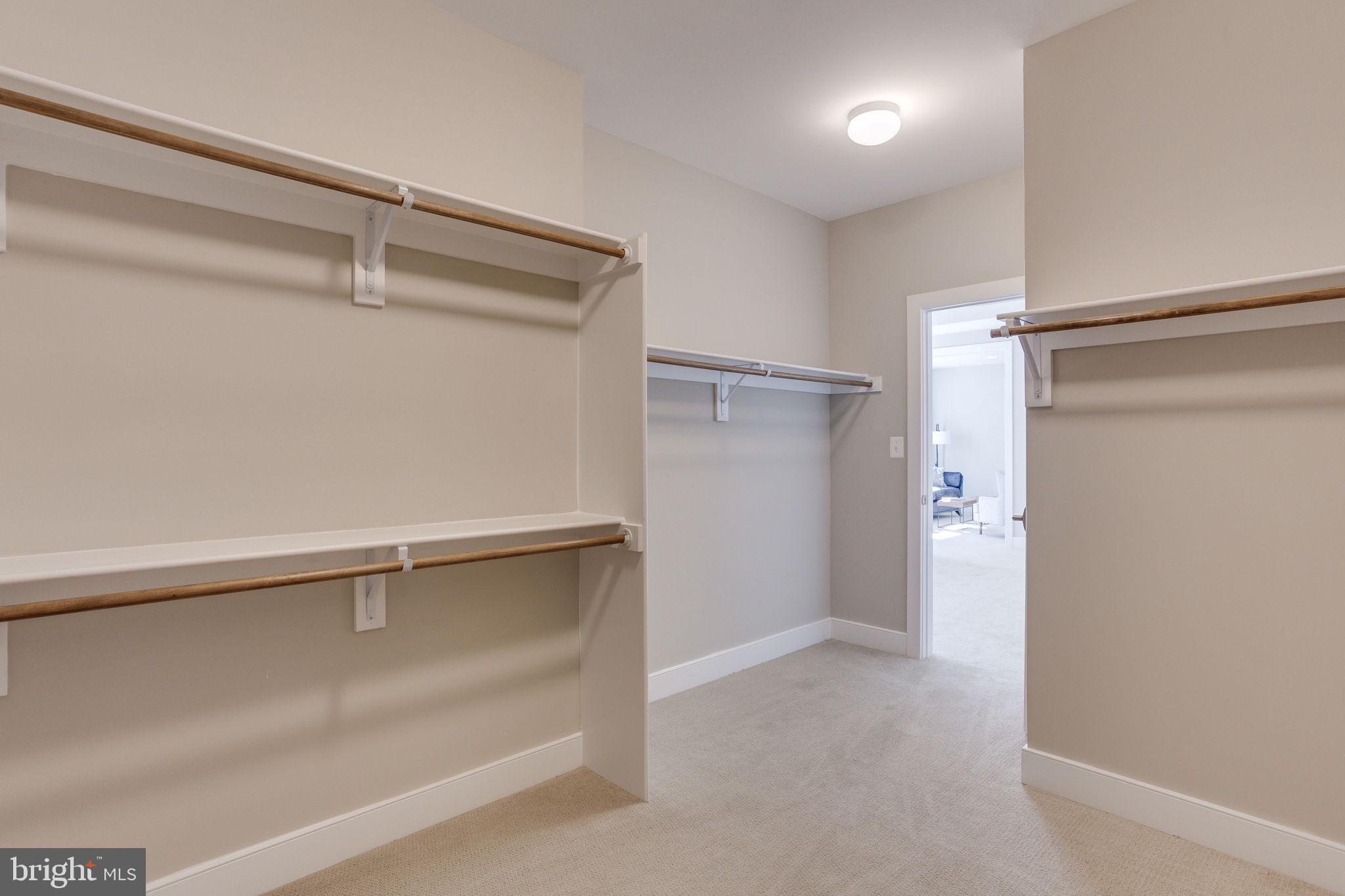 VIENNA WOODS - Residential