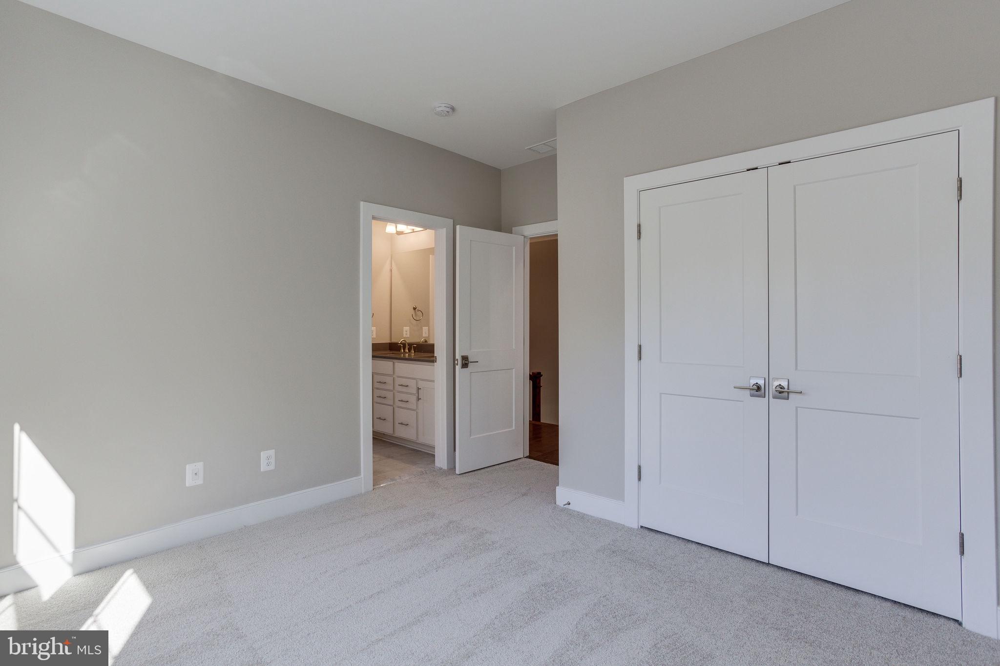 VIENNA WOODS - Residential