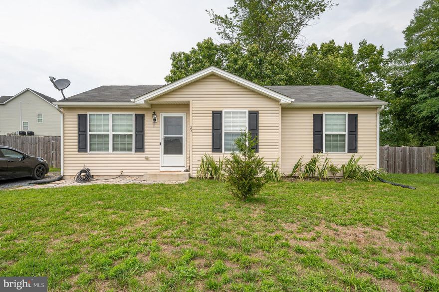 Rancher with 3 bd/1ba has fenced-in yard and is a great starter home OR downsizing home. This home features a spacious living room, open kitchen with eat -in dining and direct access to back yard. Backyard is private and great for entertaining. Mature trees provide plenty of shade. There are 3 spacious bedrooms and a hall closet for extra storage. Water heater replaced 2022. HVAC replaced 2023.  Close to shopping, dining, Route 51 and Interstate 81.