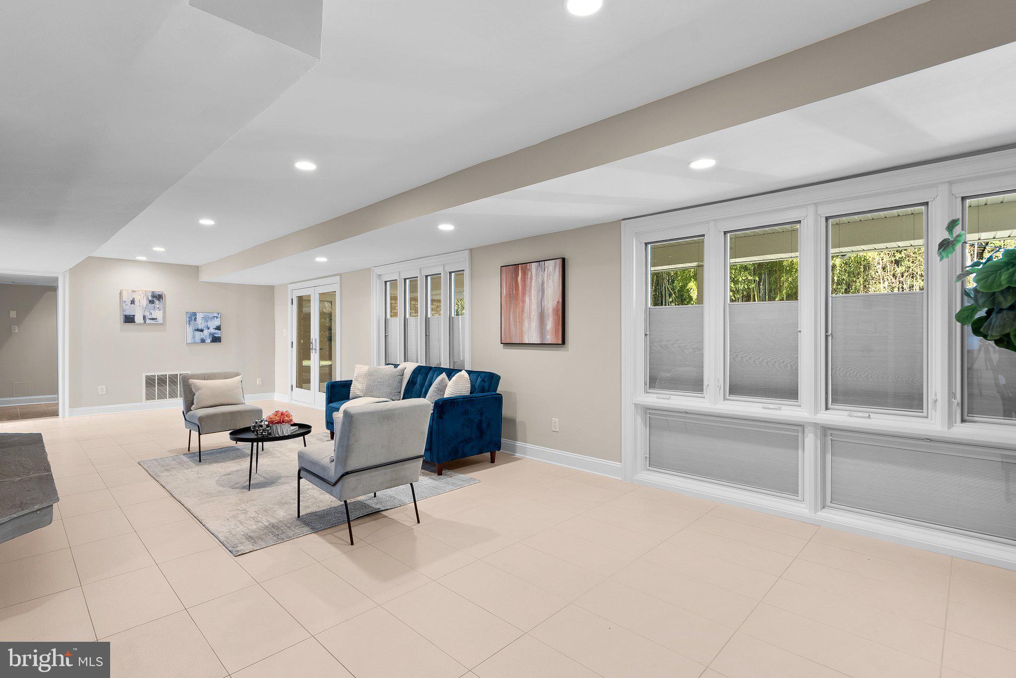 FOREST HILLS - Residential