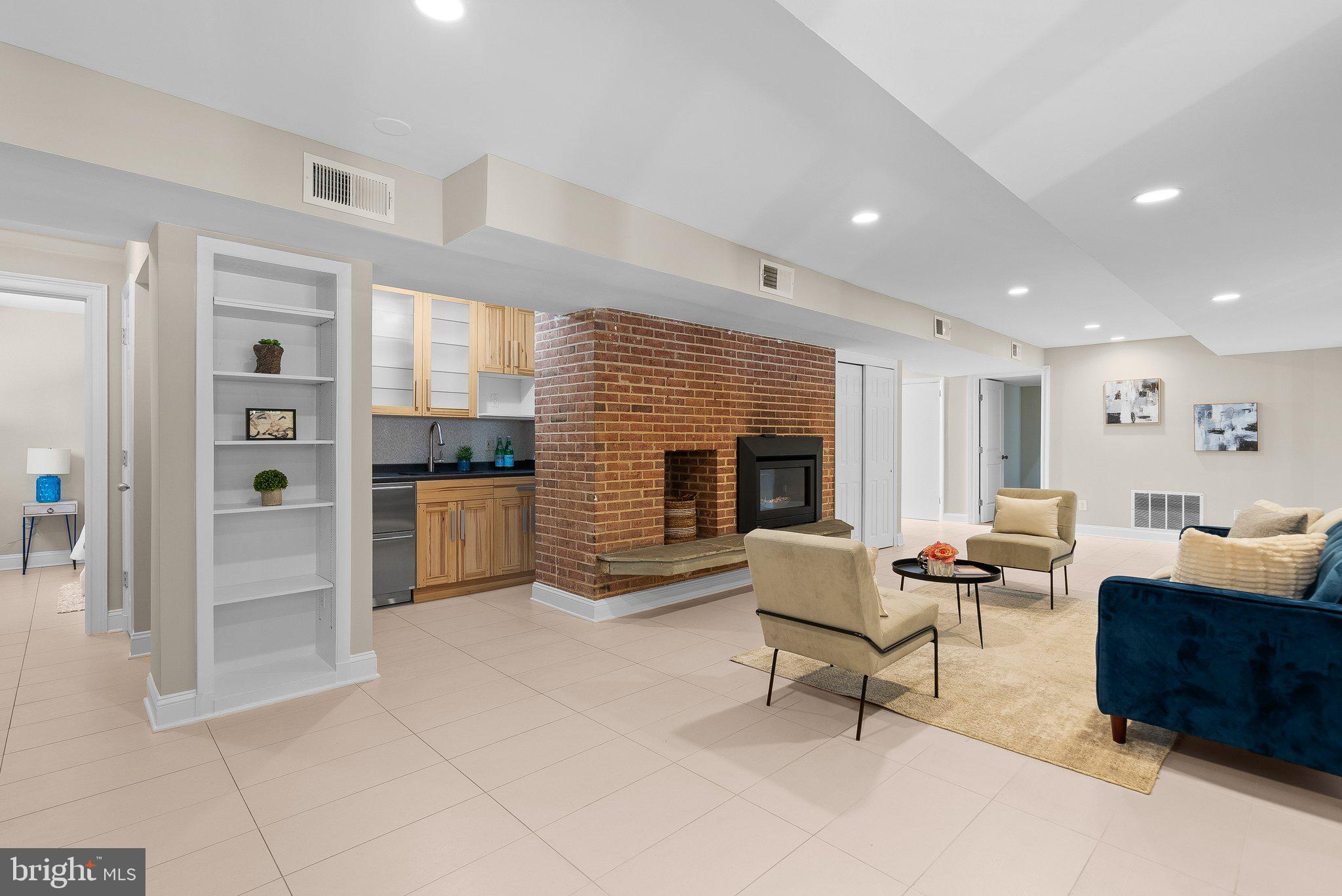 FOREST HILLS - Residential