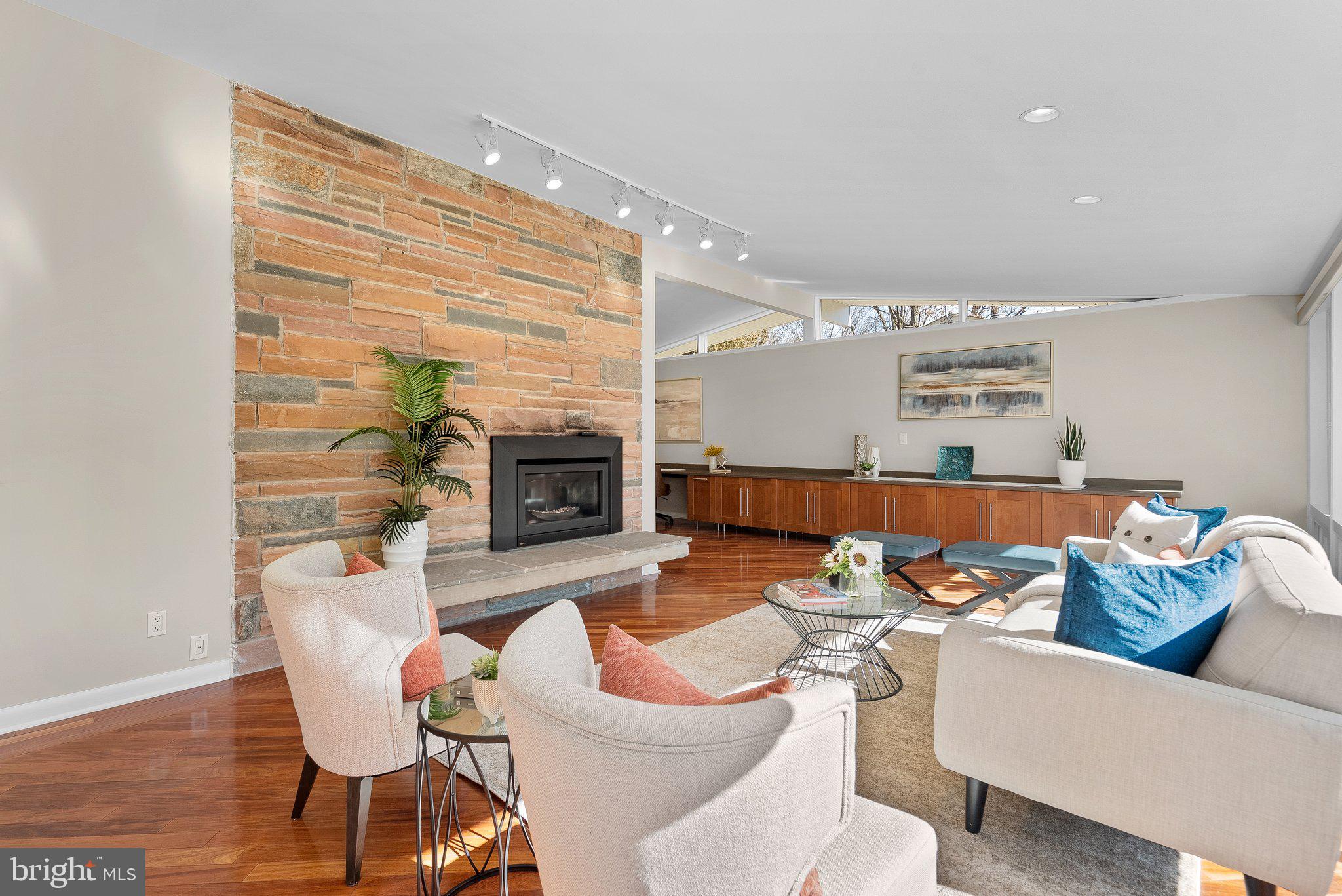 FOREST HILLS - Residential