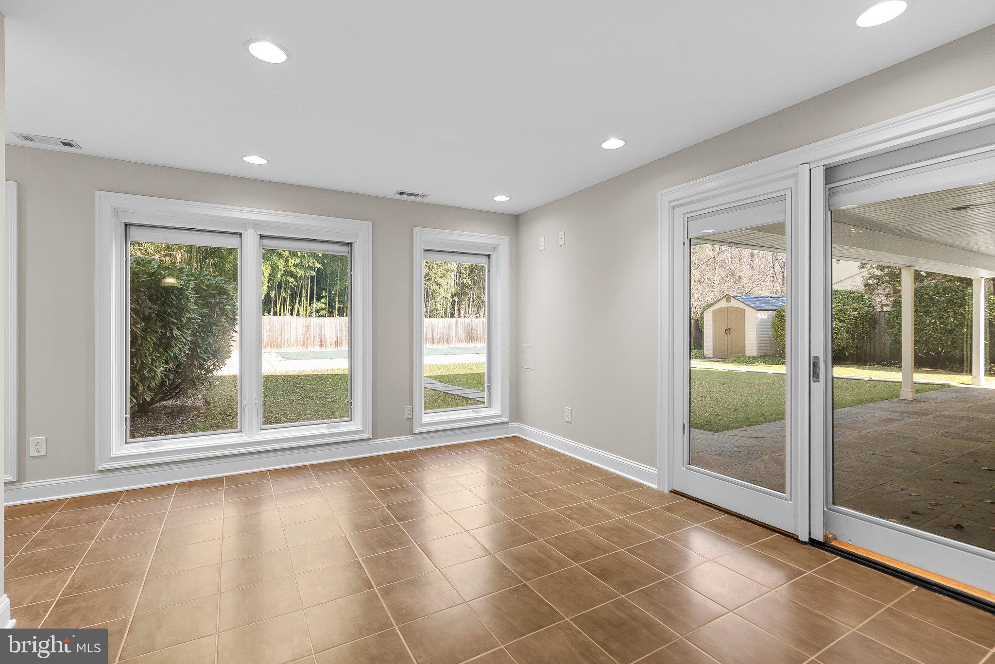 FOREST HILLS - Residential