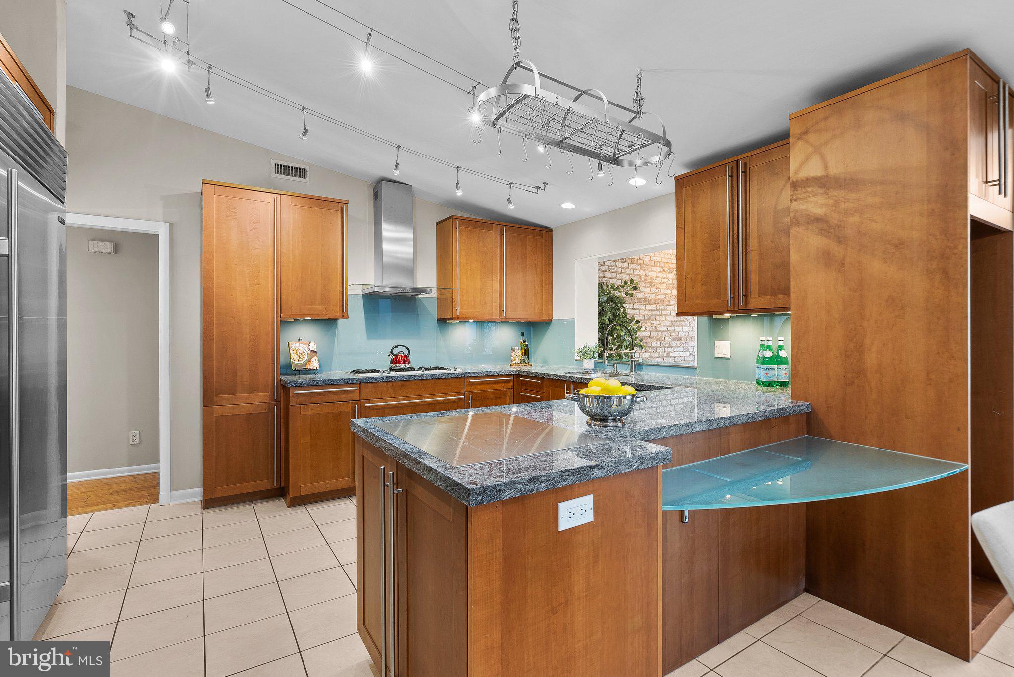 FOREST HILLS - Residential