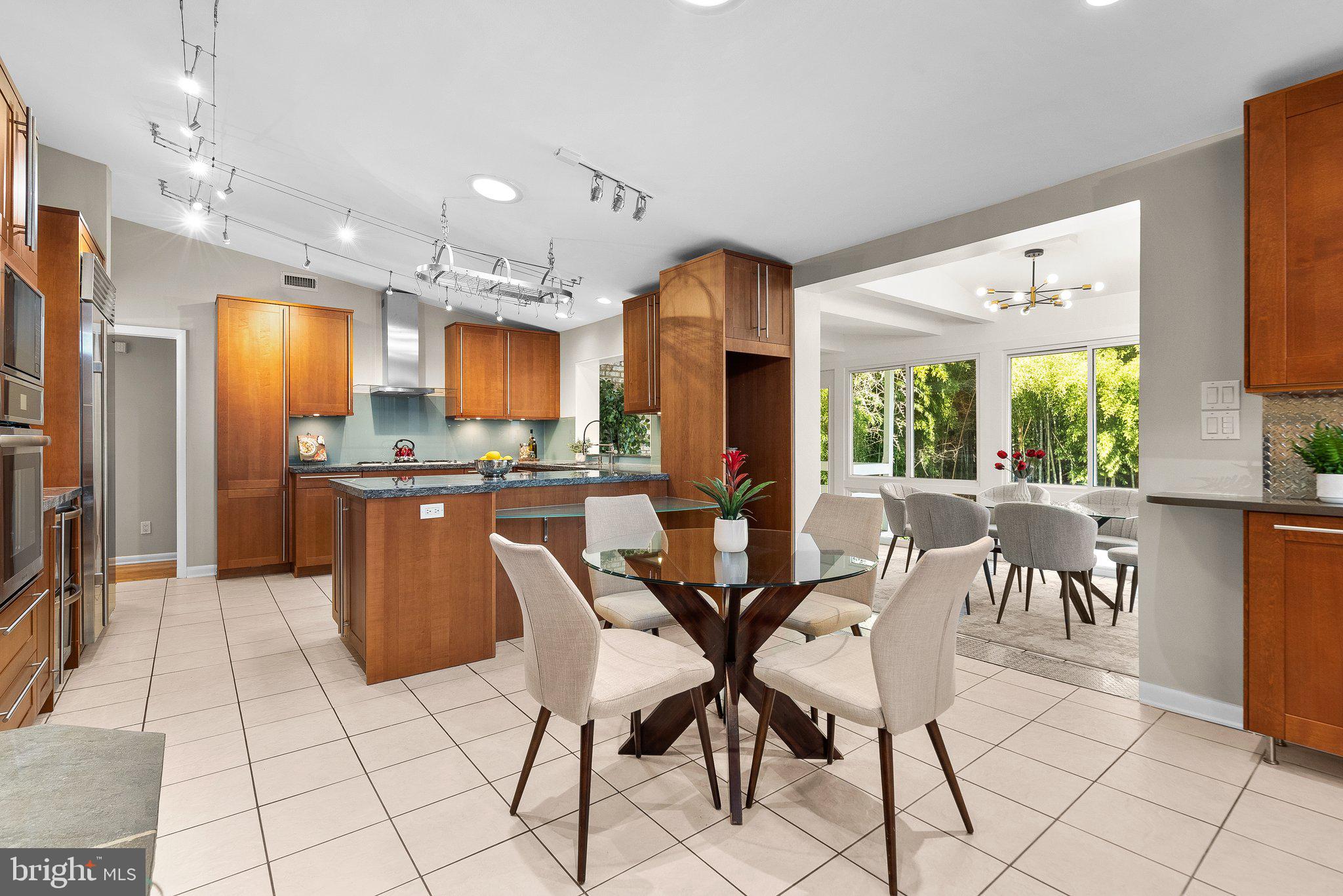 FOREST HILLS - Residential