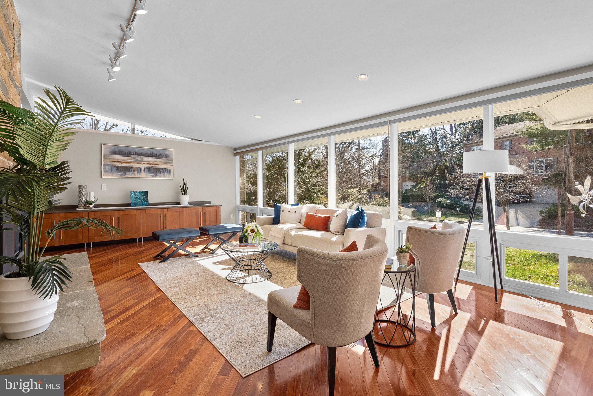 FOREST HILLS - Residential