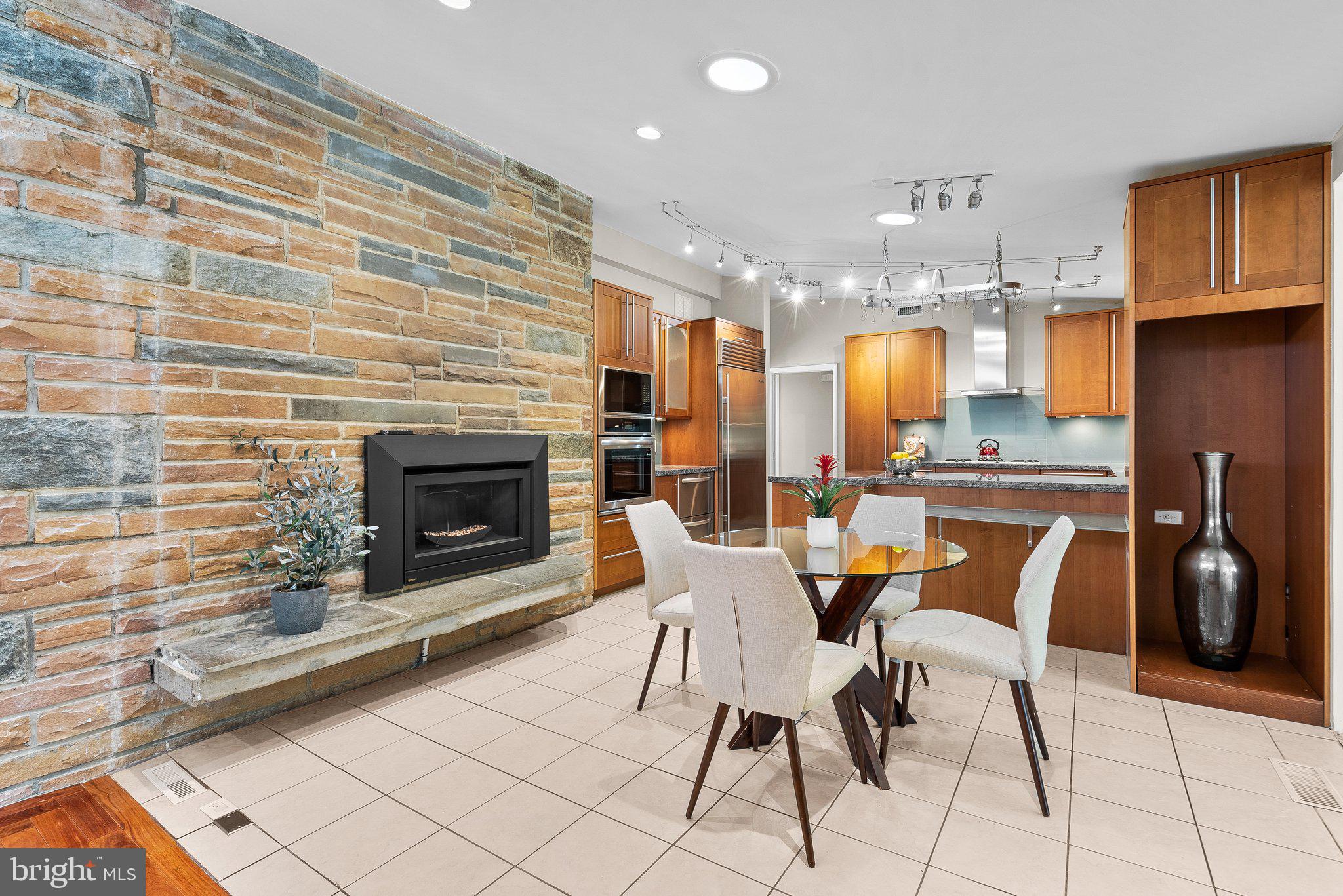 FOREST HILLS - Residential