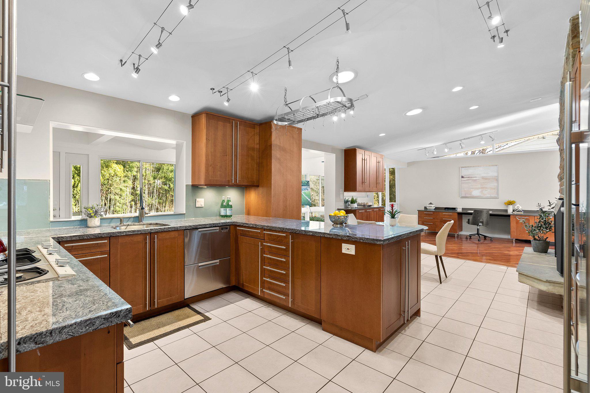 FOREST HILLS - Residential