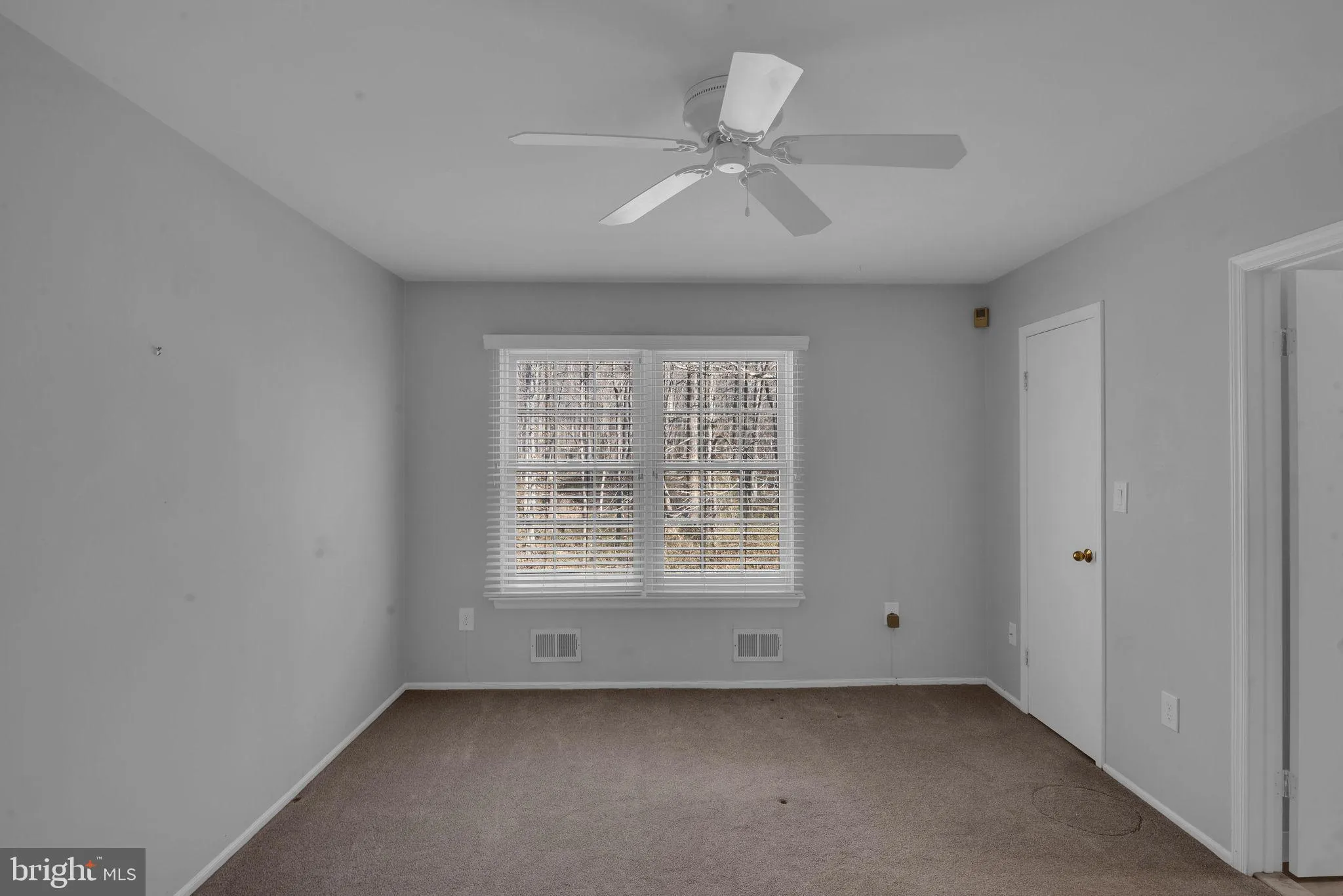 Monmouth Junction, New Jersey 08852, United States, 2 Bedrooms Bedrooms, ,3 BathroomsBathrooms,Residential,Pending,8050