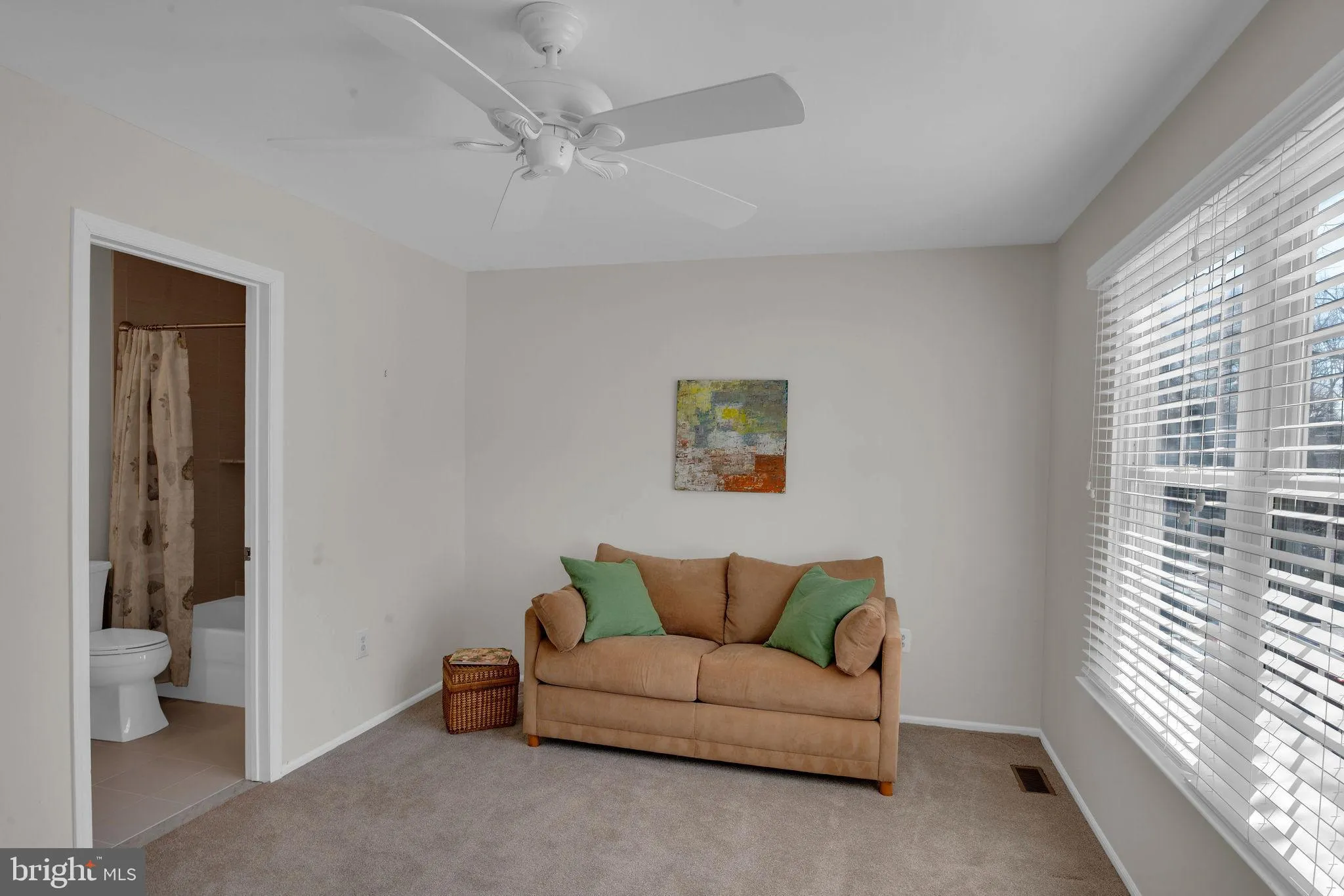 Monmouth Junction, New Jersey 08852, United States, 2 Bedrooms Bedrooms, ,3 BathroomsBathrooms,Residential,Pending,8050