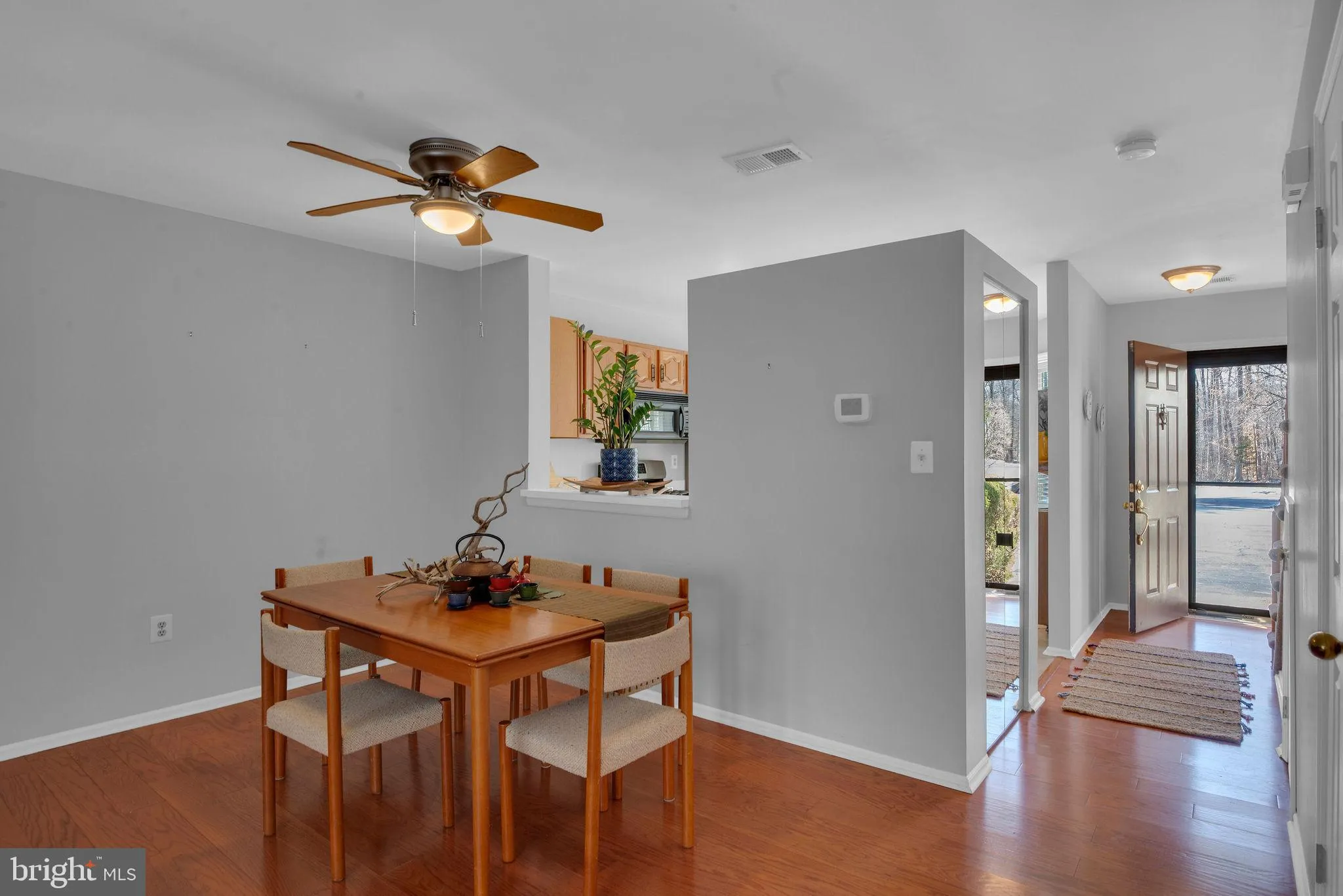 Monmouth Junction, New Jersey 08852, United States, 2 Bedrooms Bedrooms, ,3 BathroomsBathrooms,Residential,Pending,8050