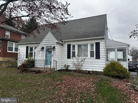 Photo of 513 N Hanover Street, Elizabethtown, PA 17022 (MLS # PALA2061708)