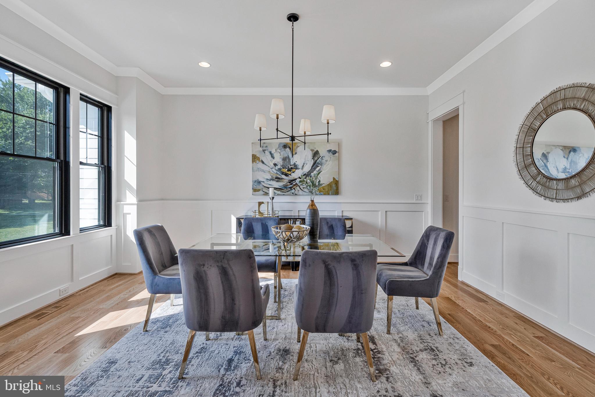 1630 GLEN HEAD COURT