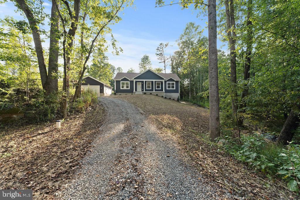 WOODLAND SHORES - Residential