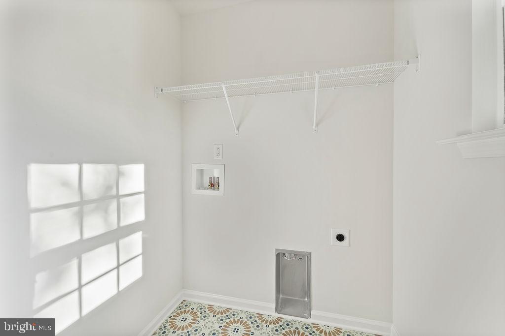 WOODLAND SHORES - Residential