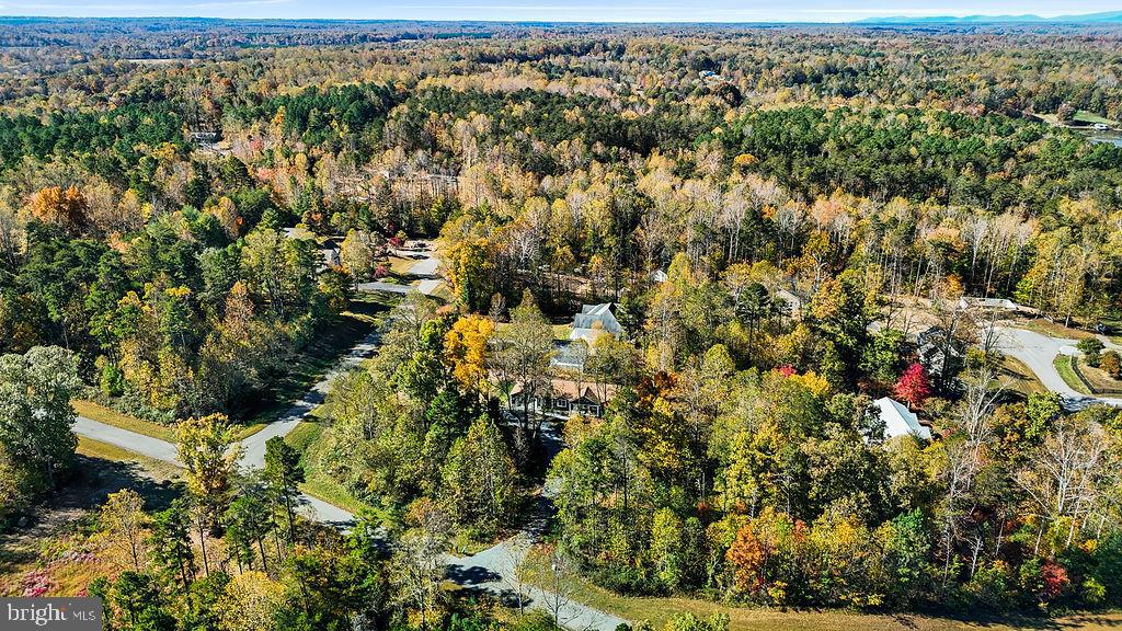 WOODLAND SHORES - Residential