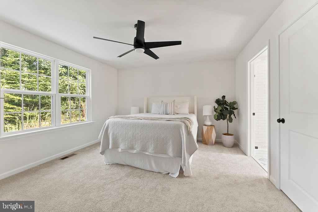 WOODLAND SHORES - Residential