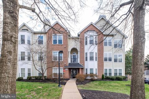 Condo For Sale - 4132 Fountainside Lane #204<br/> FAIRFAX, VA 22030