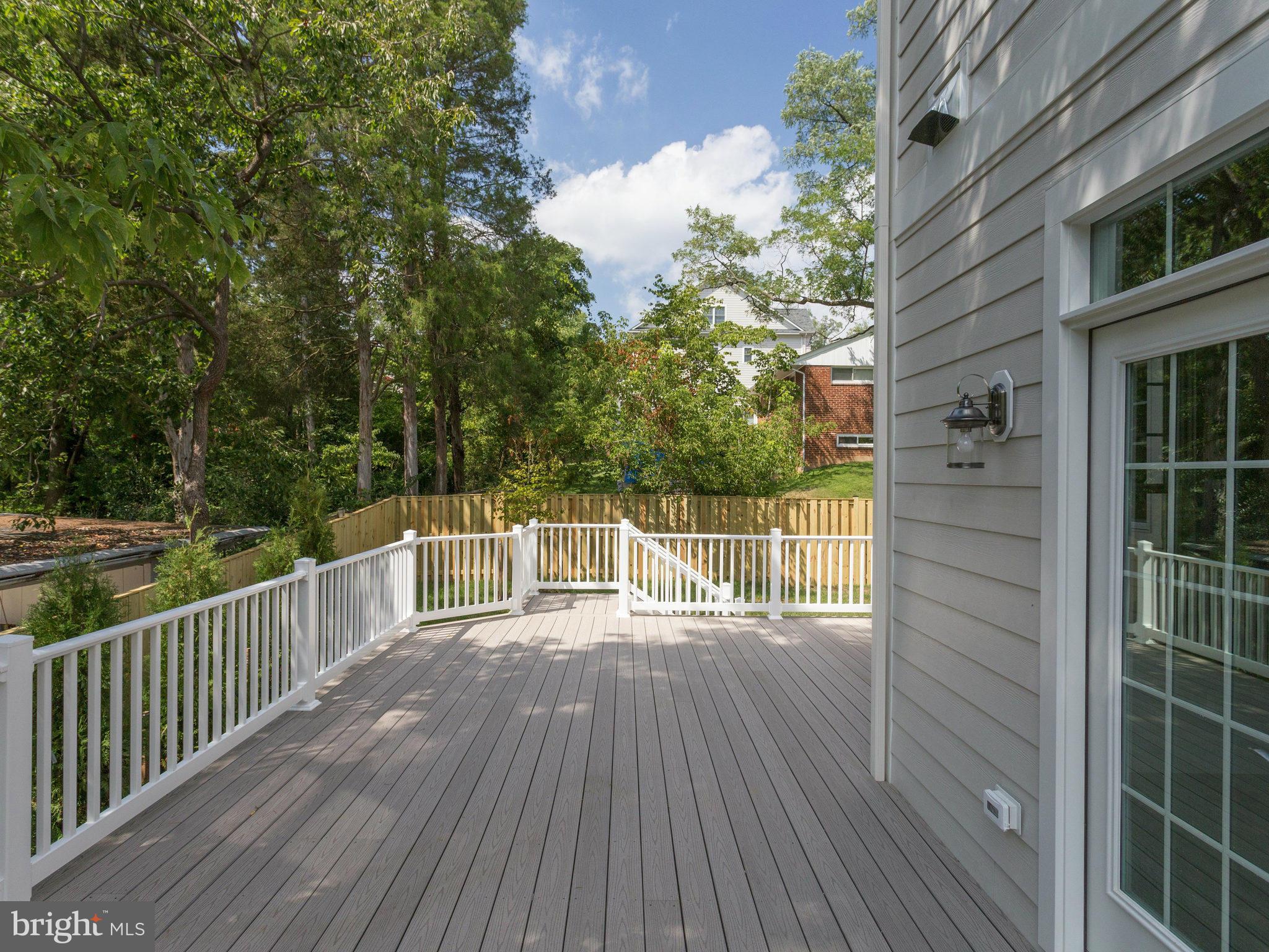 MCLEAN MANOR - Residential