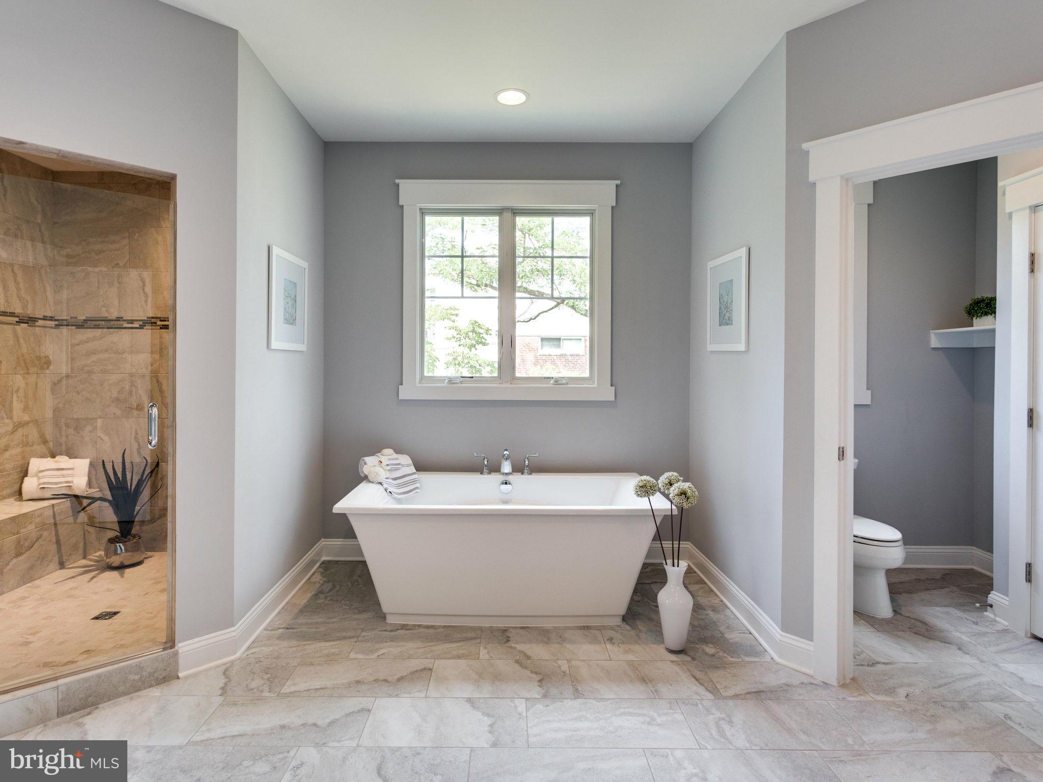 MCLEAN MANOR - Residential