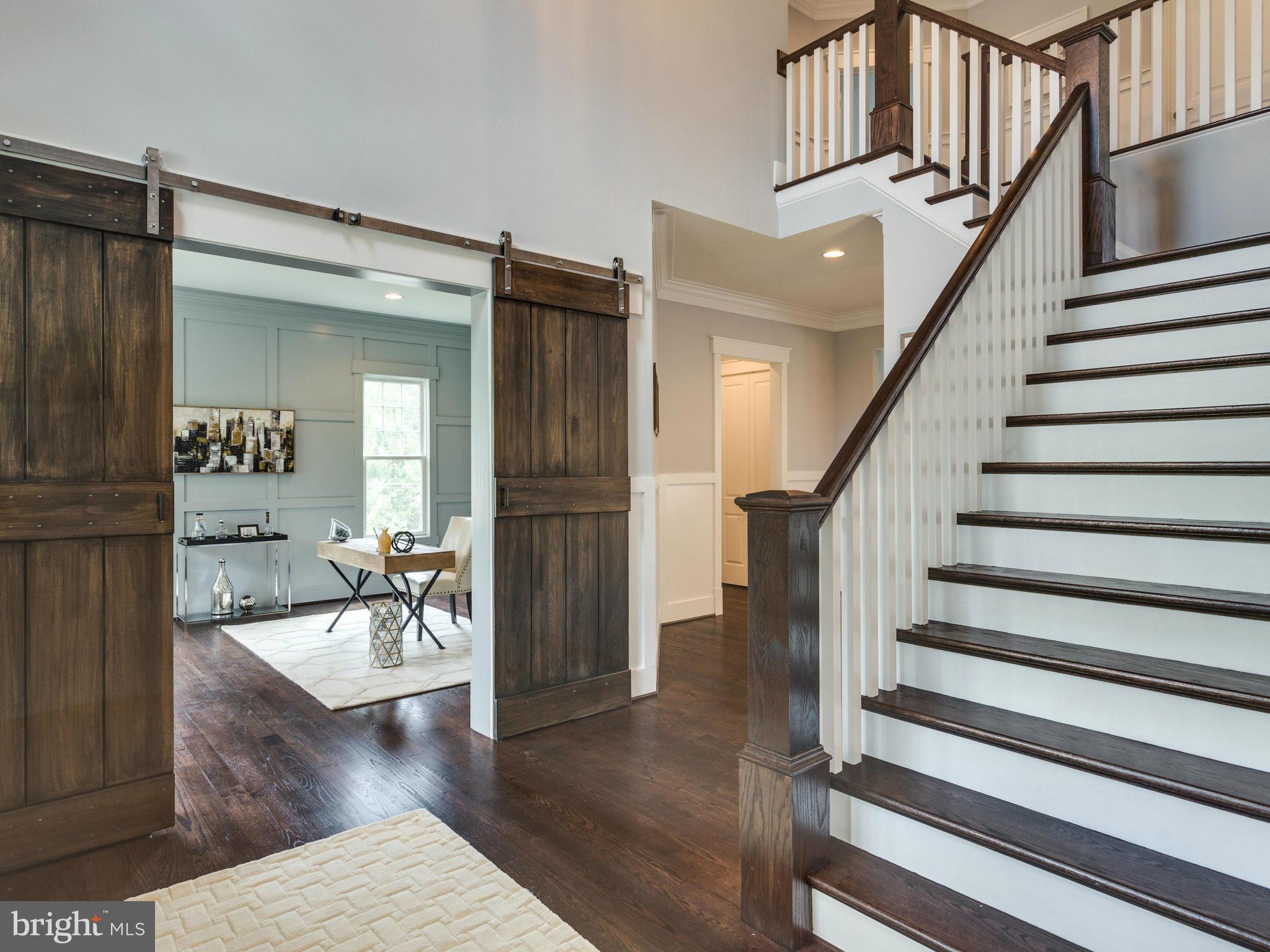 MCLEAN MANOR - Residential