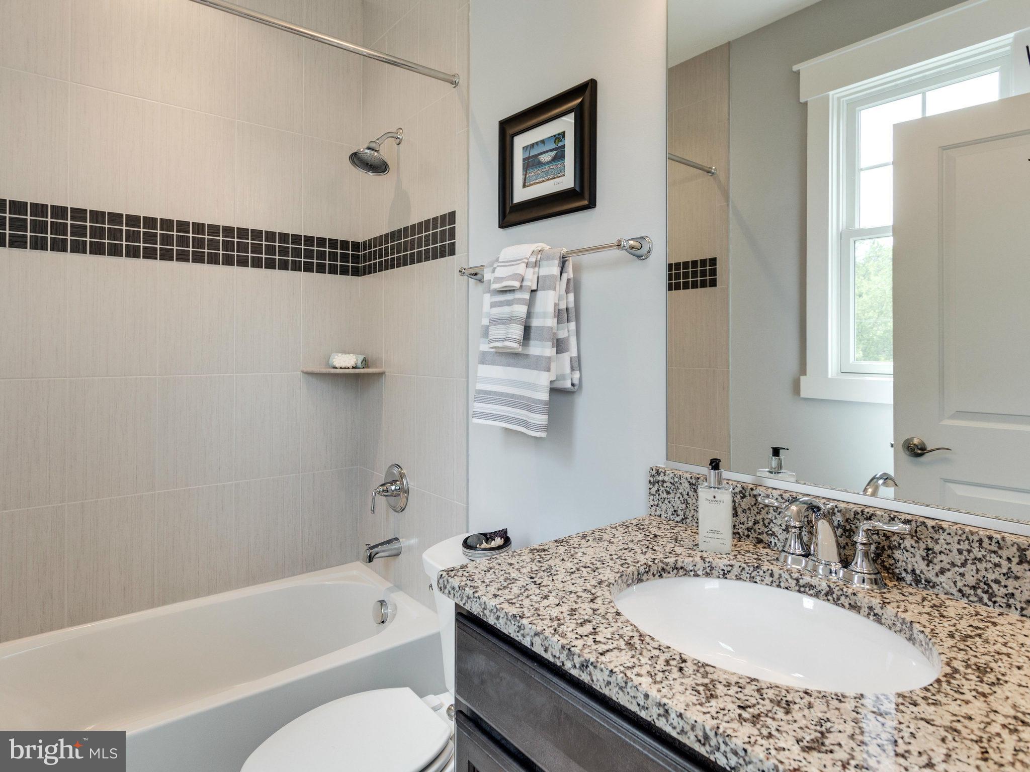 MCLEAN MANOR - Residential