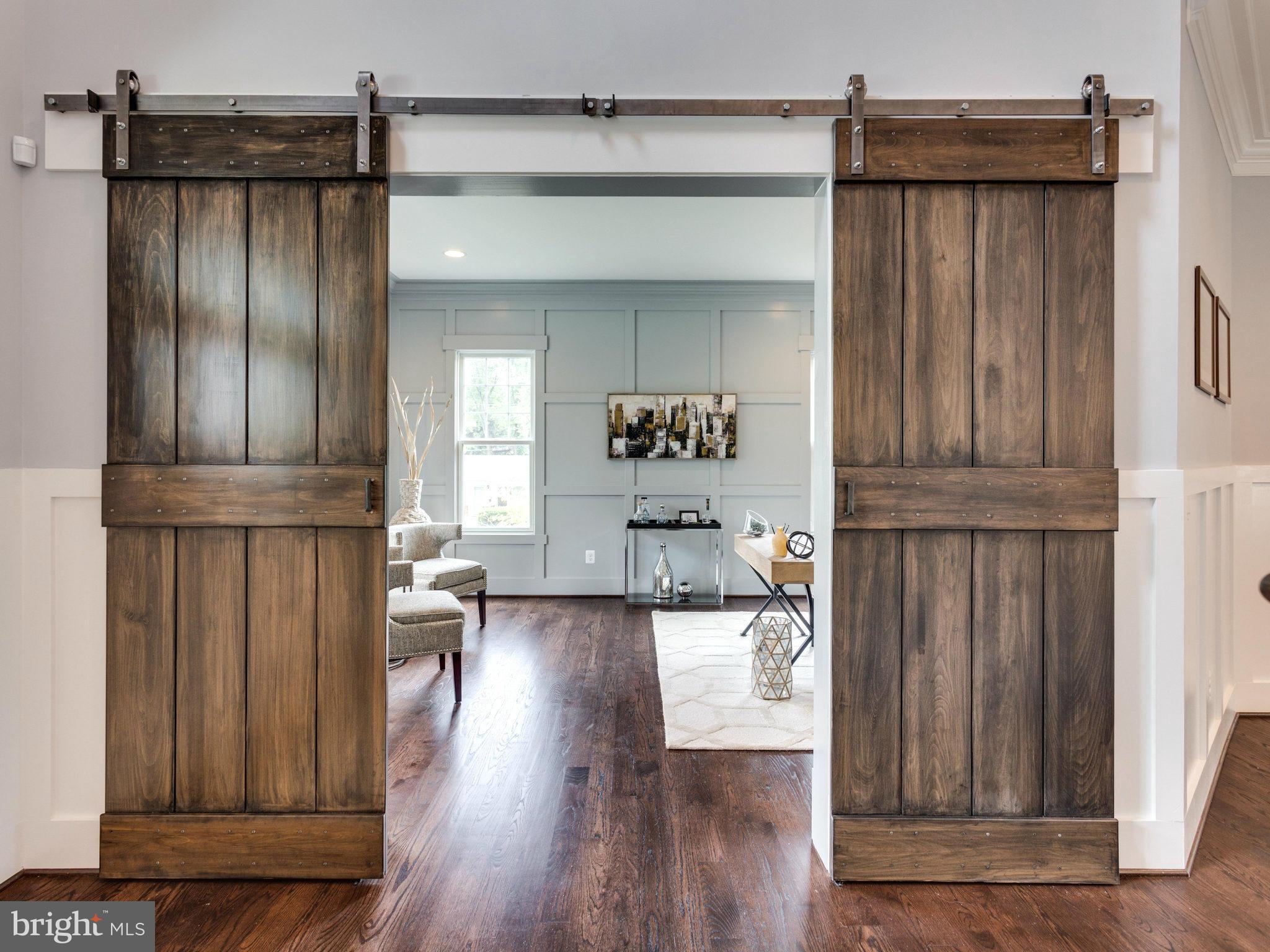 MCLEAN MANOR - Residential