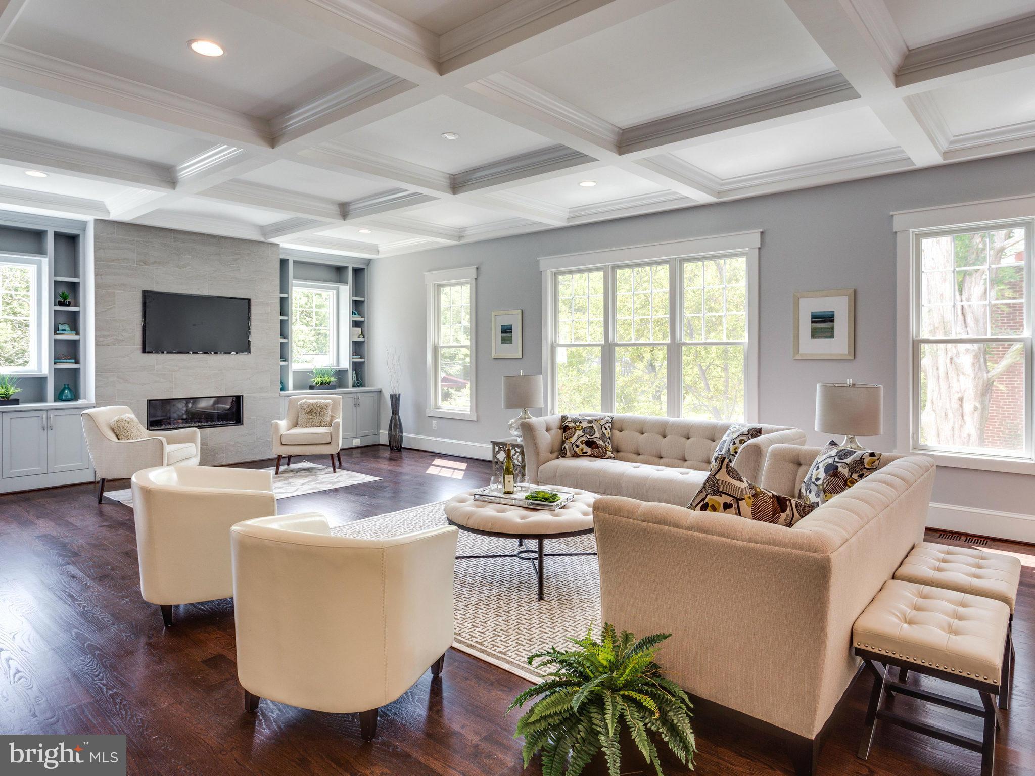 MCLEAN MANOR - Residential