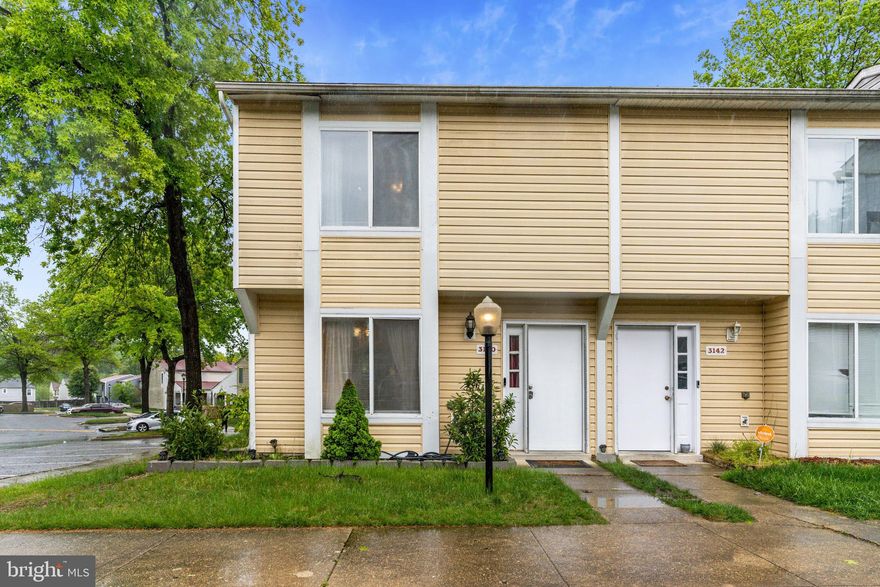 Discover the perfect combination of indoor and outdoor living in this beautiful 2-bedroom, 1-bathroom end unit row townhome located in the highly sought-after St. Charles Huntington Neighborhood.

Step inside and be welcomed by a spacious living room filled with natural light and a layout that effortlessly flows into the dining area, perfect for entertaining guests or spending quality time with family. The kitchen is fully equipped with stainless steel appliances, ample counter space, and storage, allowing you to prepare delicious meals with ease.

The bedrooms are cozy and inviting, with ample closet space and plenty of natural light. The bathroom features modern fixtures and a luxurious soaking tub to unwind after a long day.

One of the highlights of this home is the private outdoor patio that provides plenty of space for entertaining, barbecuing, or just enjoying the beautiful outdoors. You can even create your own garden oasis and relax in the fresh air.

This townhome is close to everything you need, including top-rated schools, shopping, dining, and entertainment options. With its beautiful colors, ample natural light, and spacious outdoor patio, this home is perfect for anyone who desires a comfortable and convenient lifestyle.

Offer deadline 12pm Monday May 8, 2023