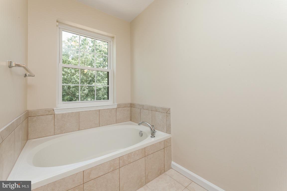 SPRINGFIELD OAKS - Residential