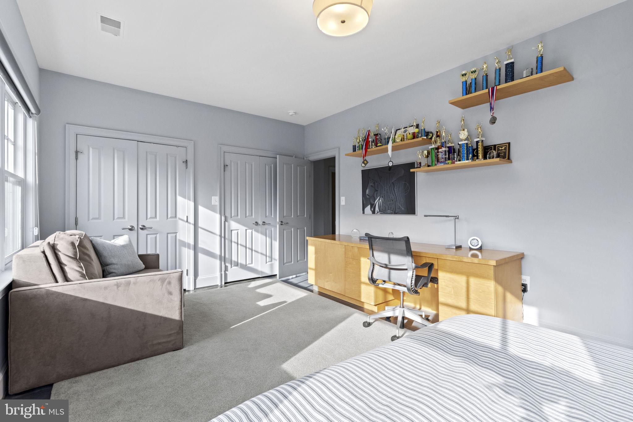 POTOMAC FALLS - Residential