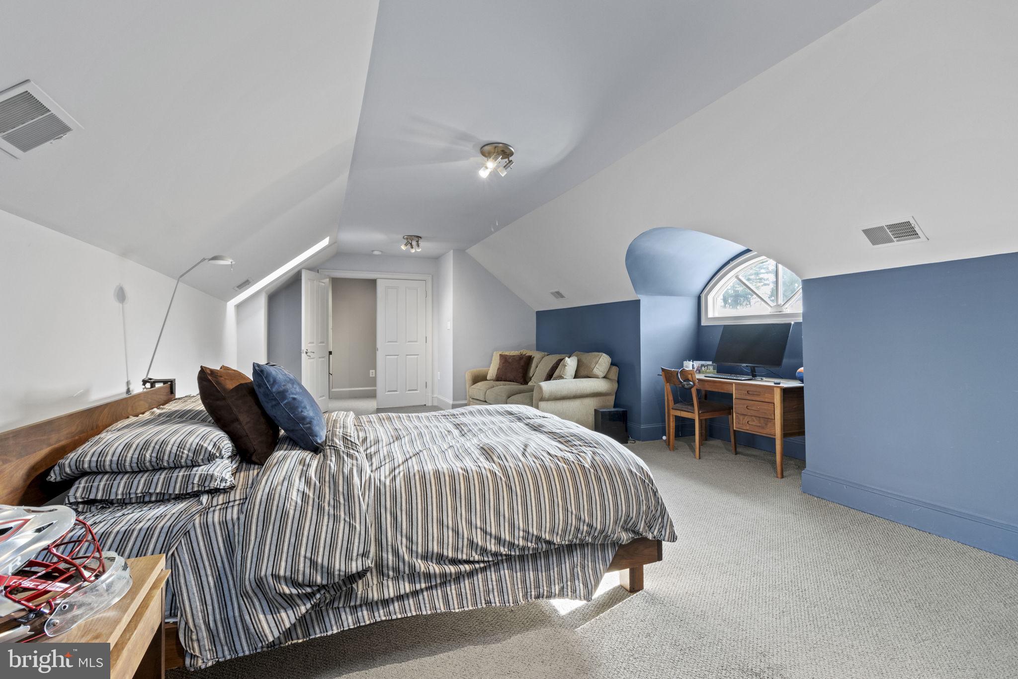 POTOMAC FALLS - Residential