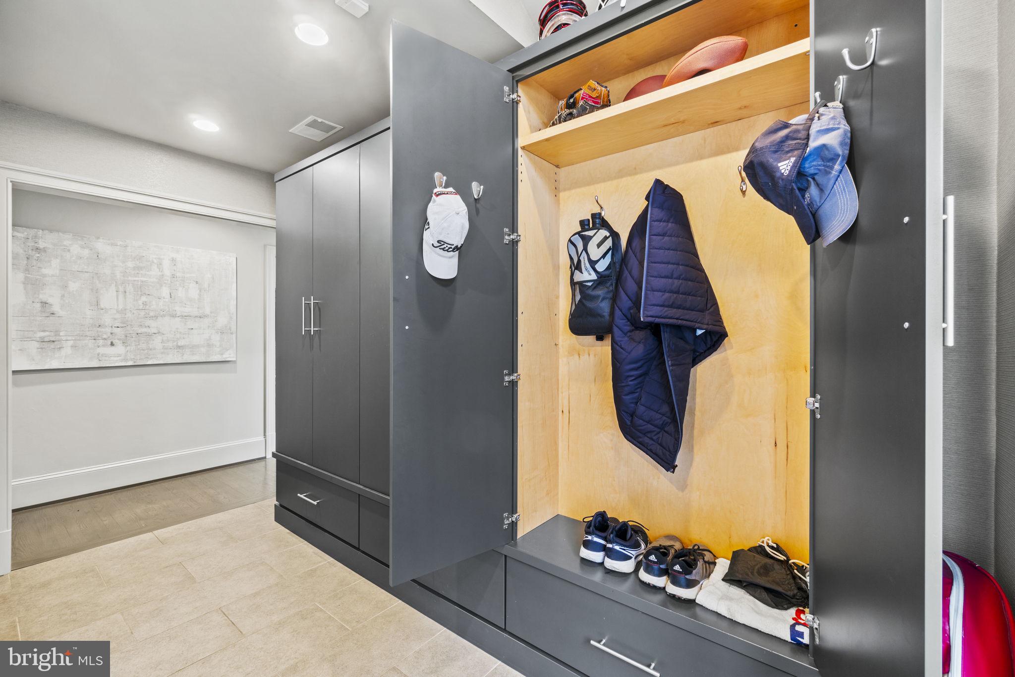 POTOMAC FALLS - Residential