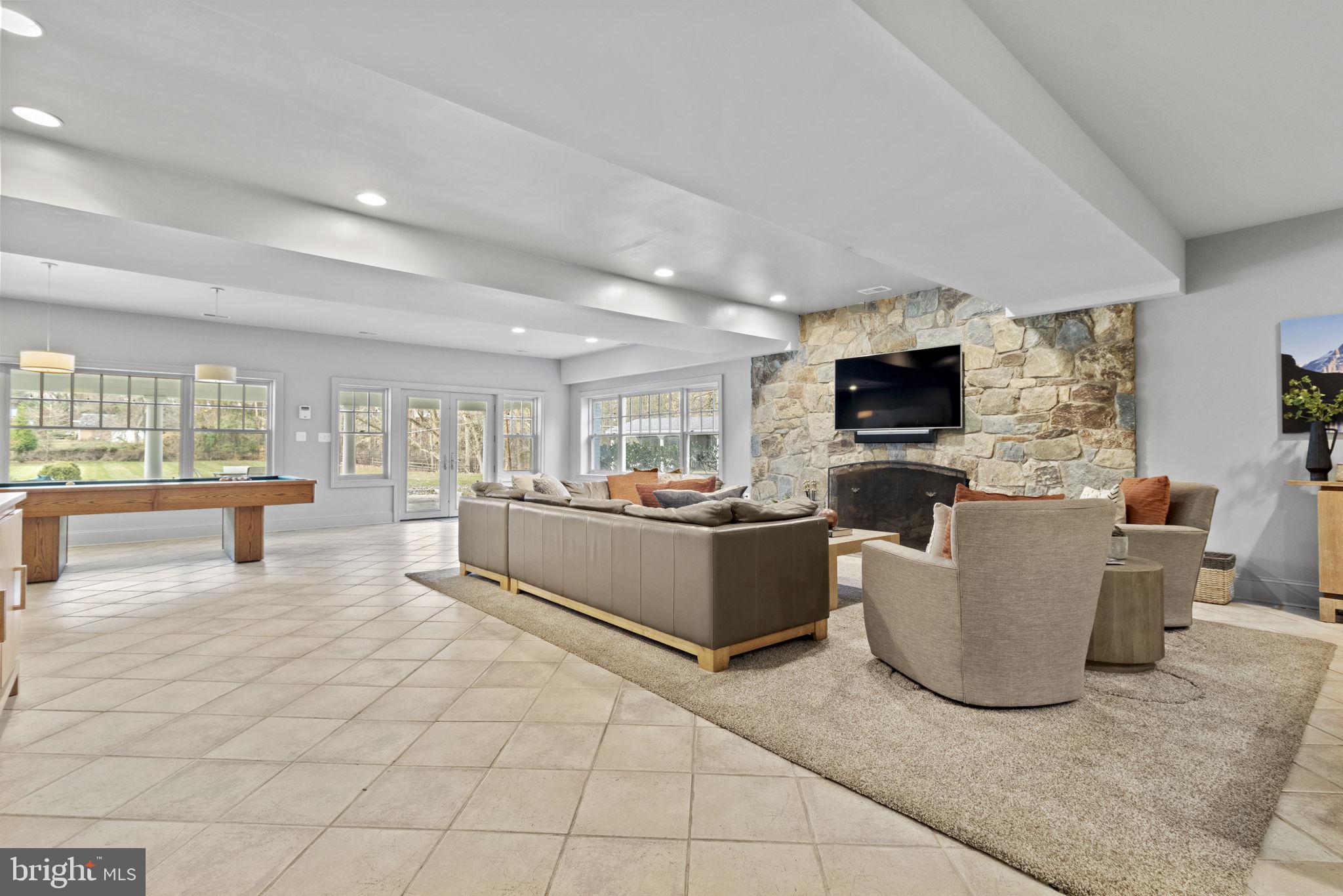 POTOMAC FALLS - Residential