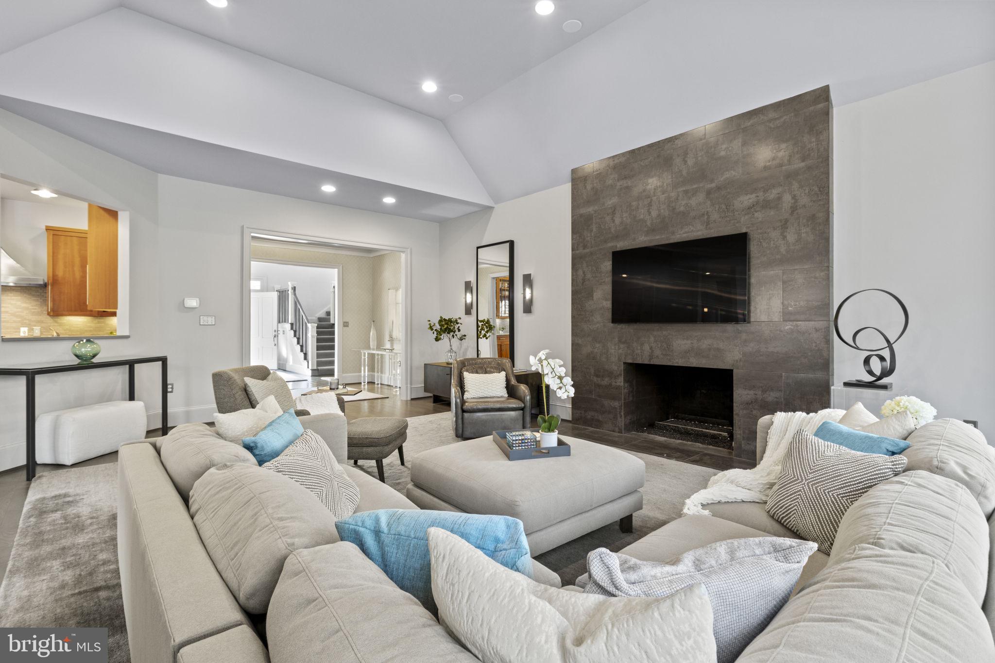 POTOMAC FALLS - Residential