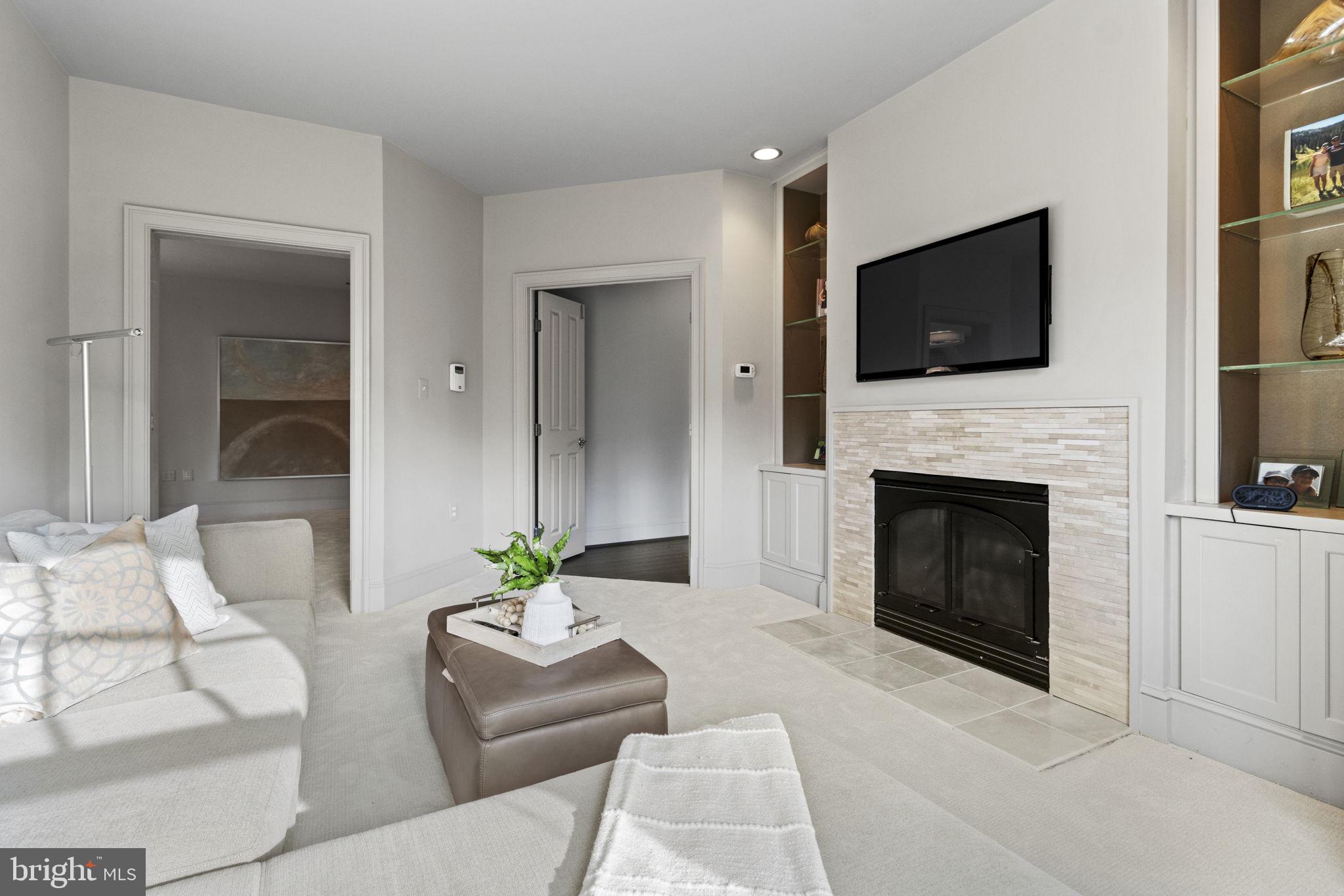 POTOMAC FALLS - Residential